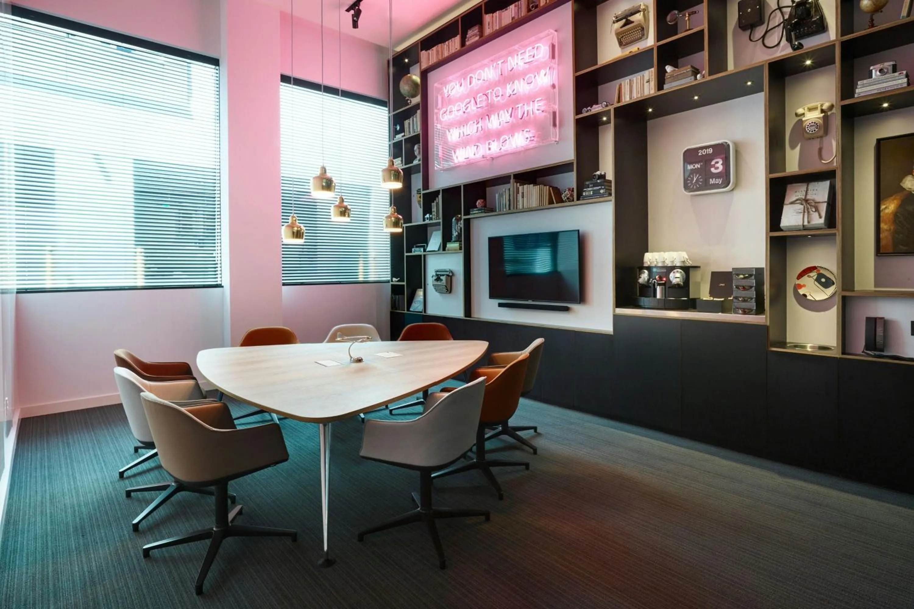 Meeting/conference room in citizenM Seattle South Lake