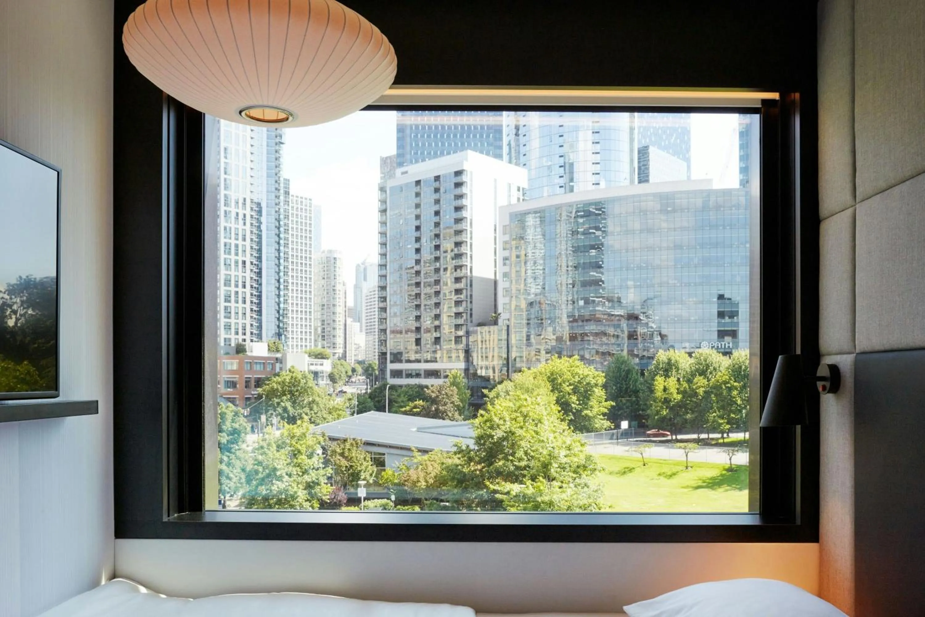 Bedroom in citizenM Seattle South Lake