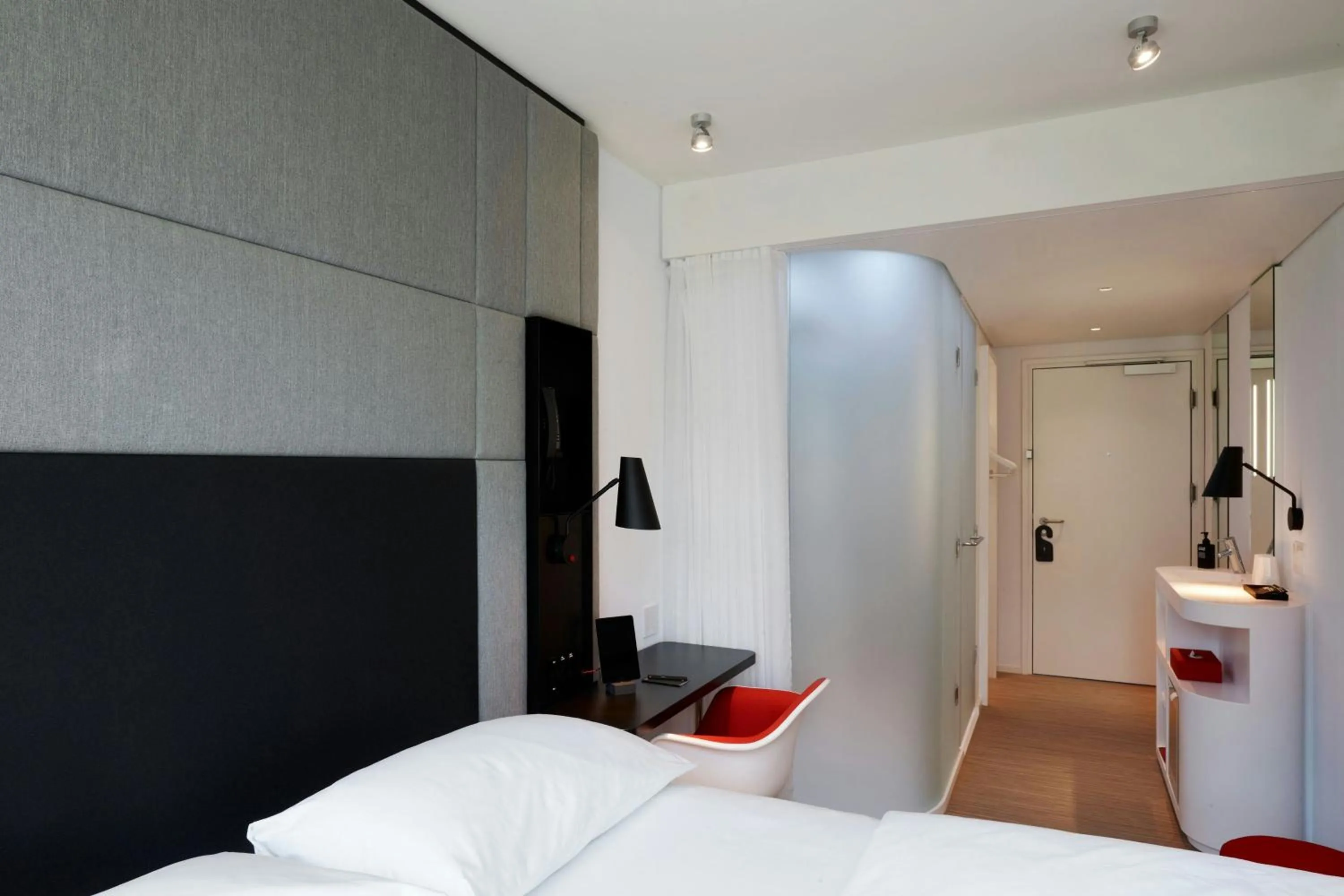 Bedroom, Bed in citizenM Seattle South Lake