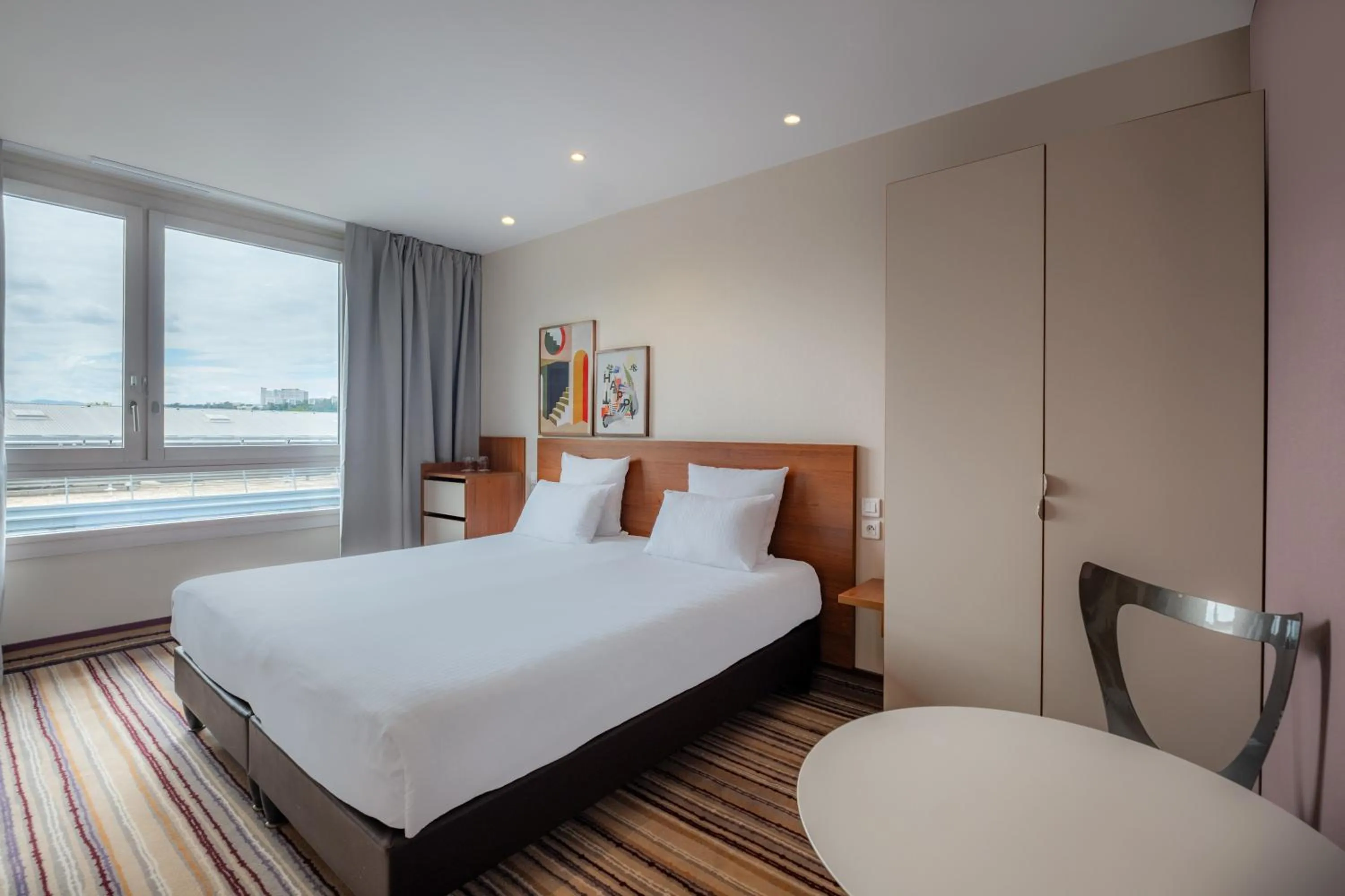 Bed in Spark by Hilton Lyon Ouest