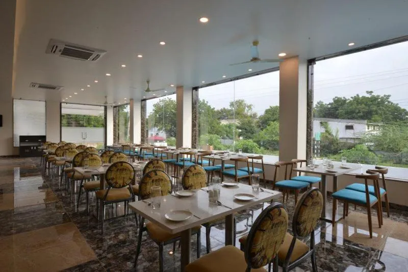 Restaurant/places to eat in The Fern Residency Parbhani