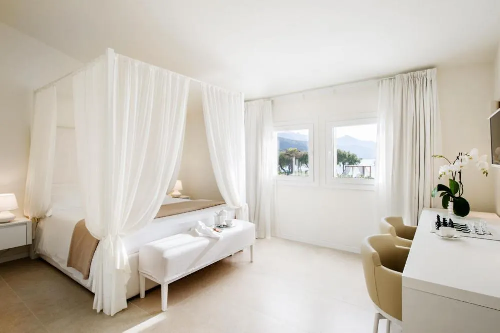 Bedroom, Bed in Baia Bianca Suites