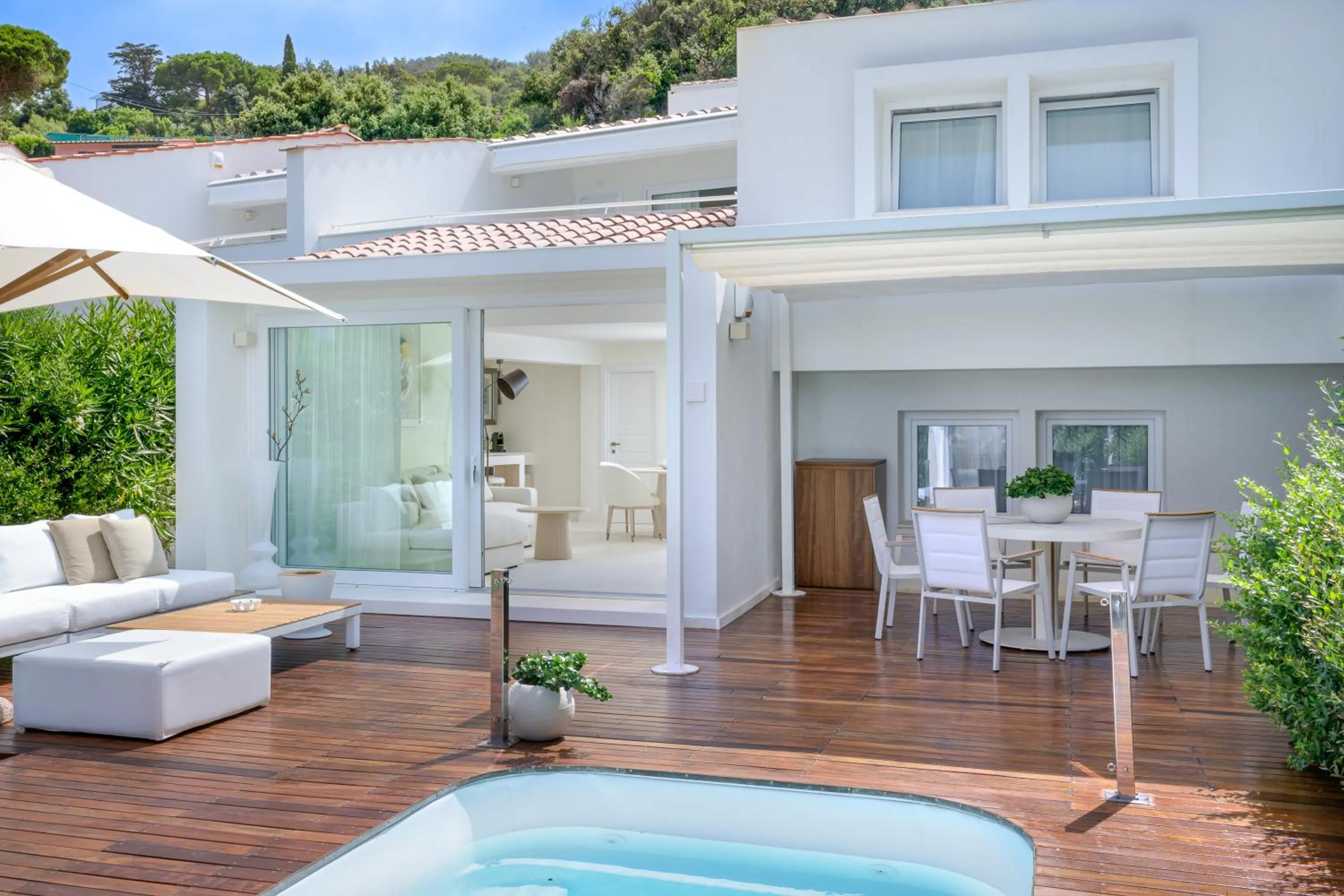 Pool view in Baia Bianca Suites