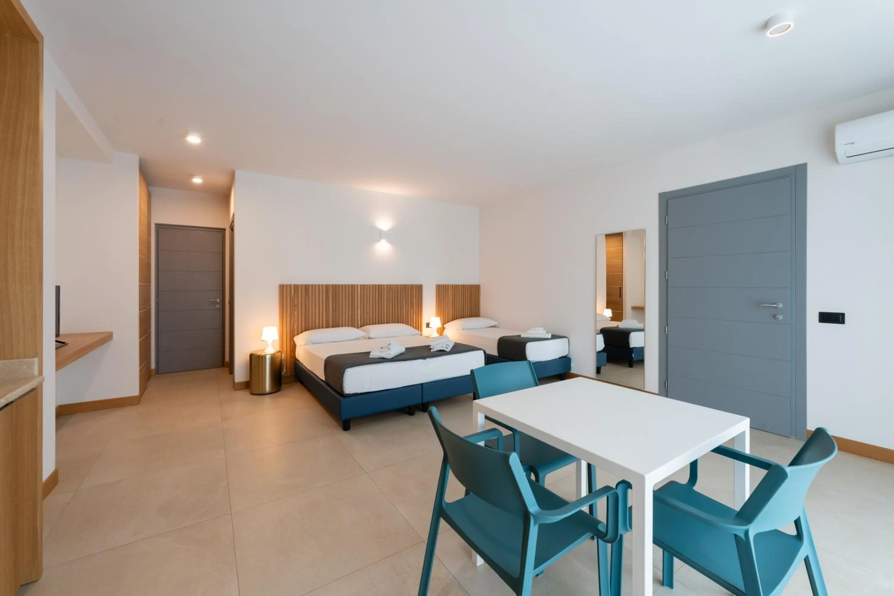 Bedroom, Bed in Hotel Delfino