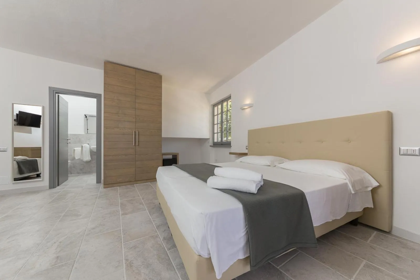 Bedroom, Bed in Hotel Delfino