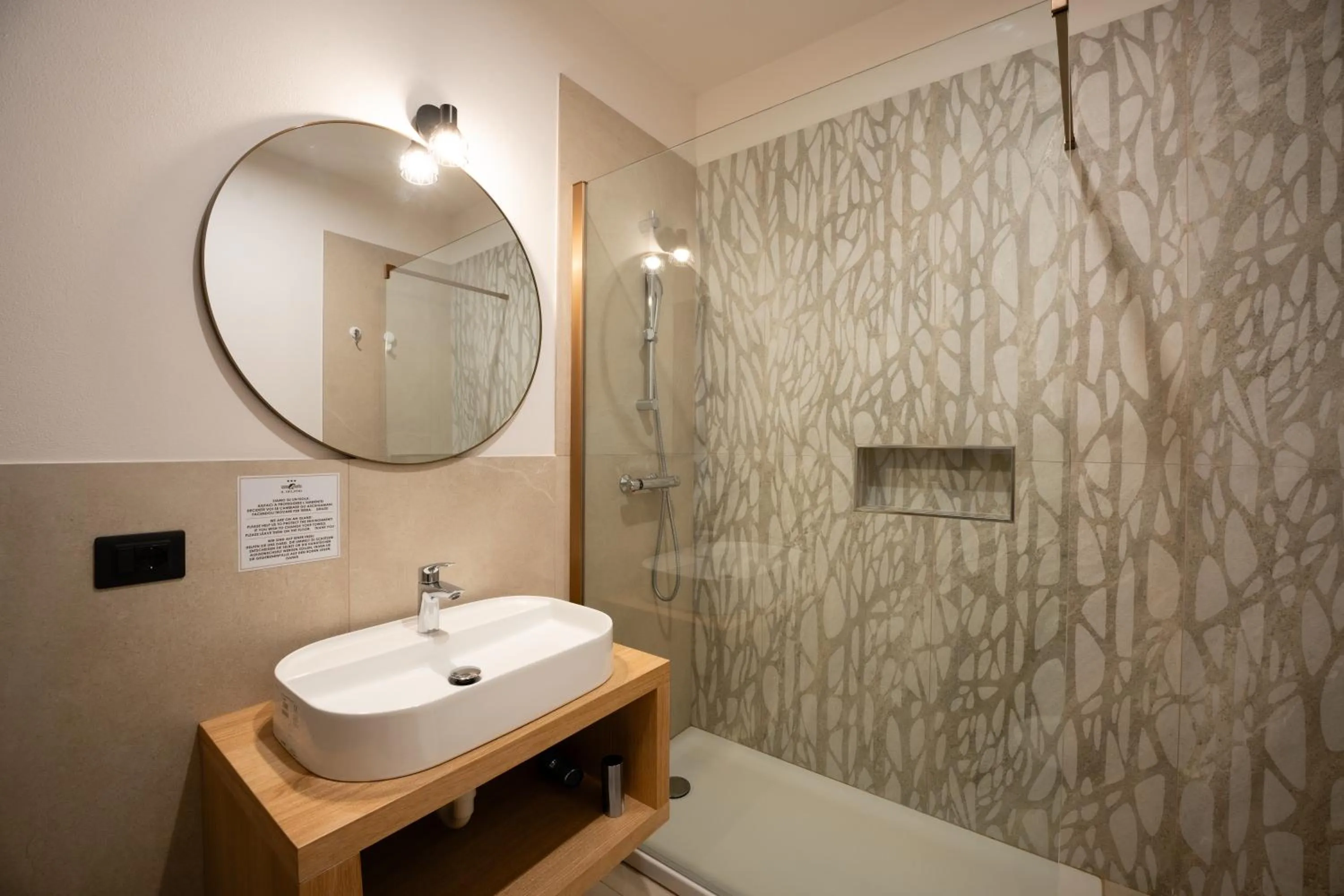 Bedroom in Hotel Delfino