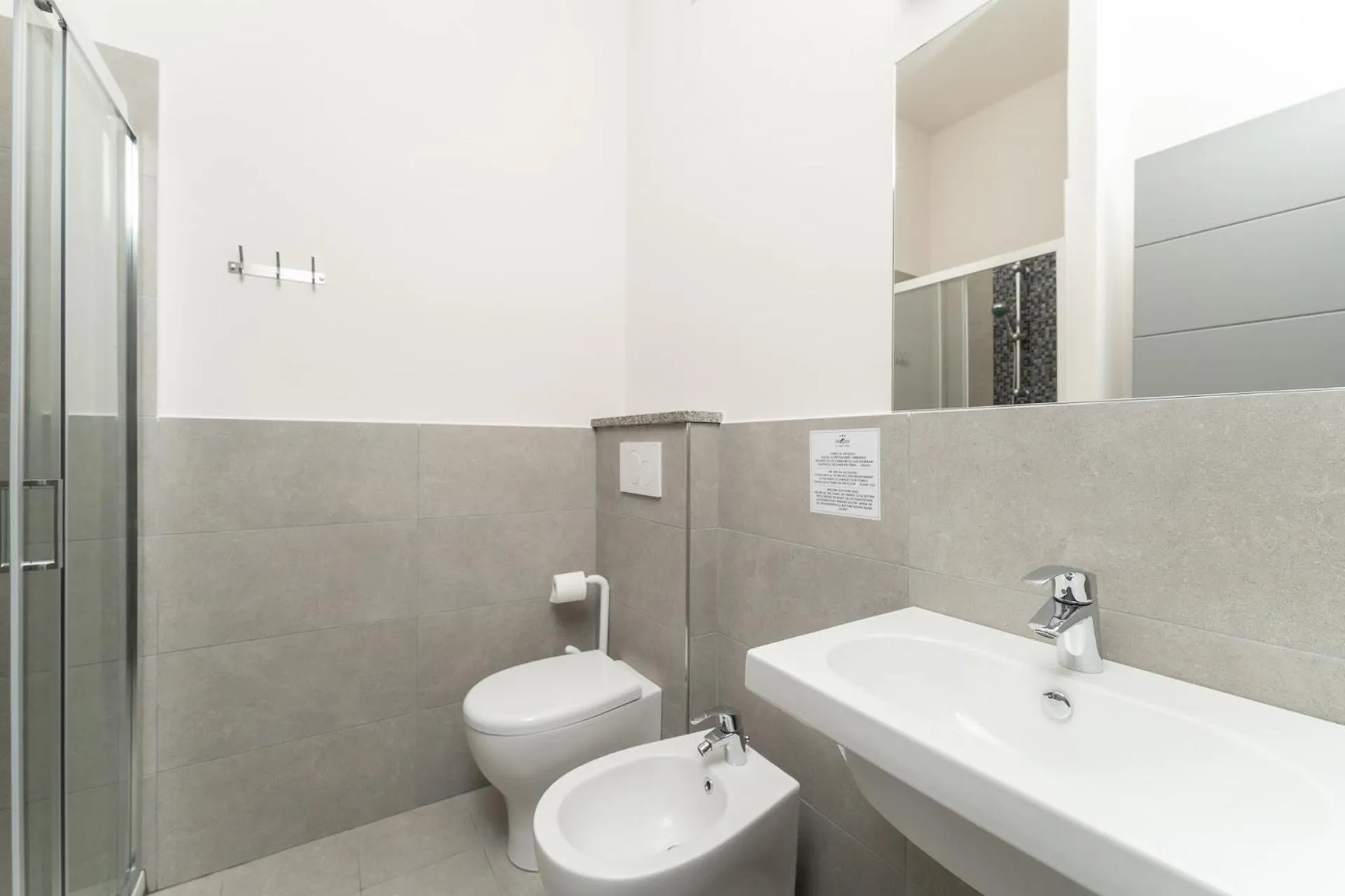 Bathroom in Hotel Delfino