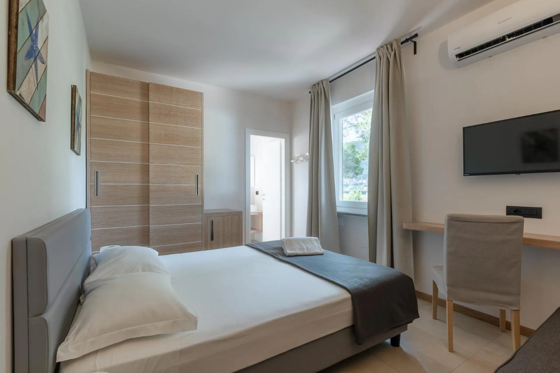 Photo of the whole room, Bed in Hotel Delfino