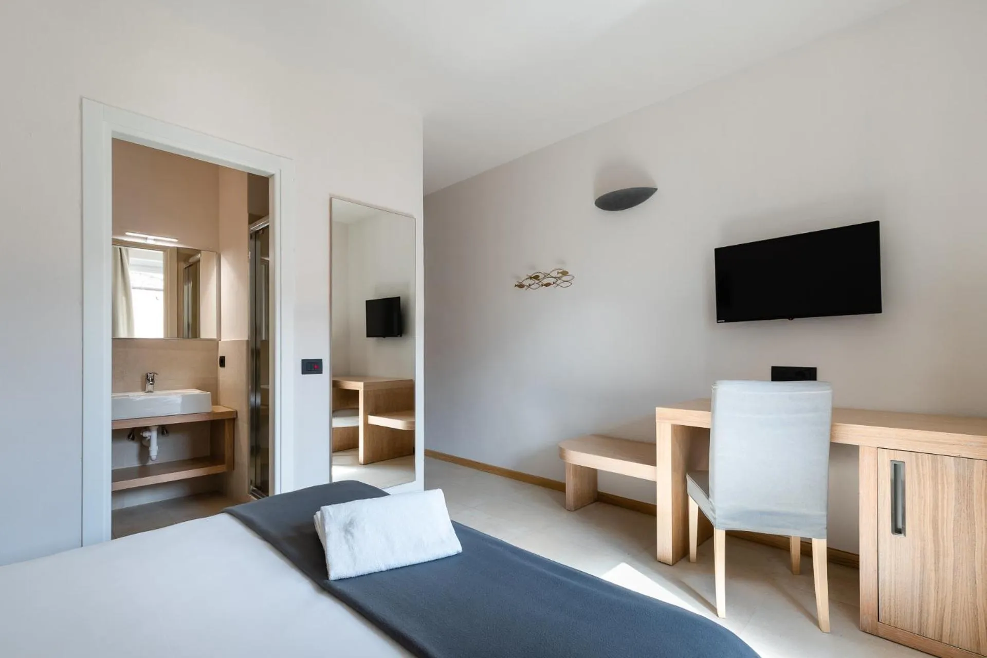 Photo of the whole room, Bed in Hotel Delfino