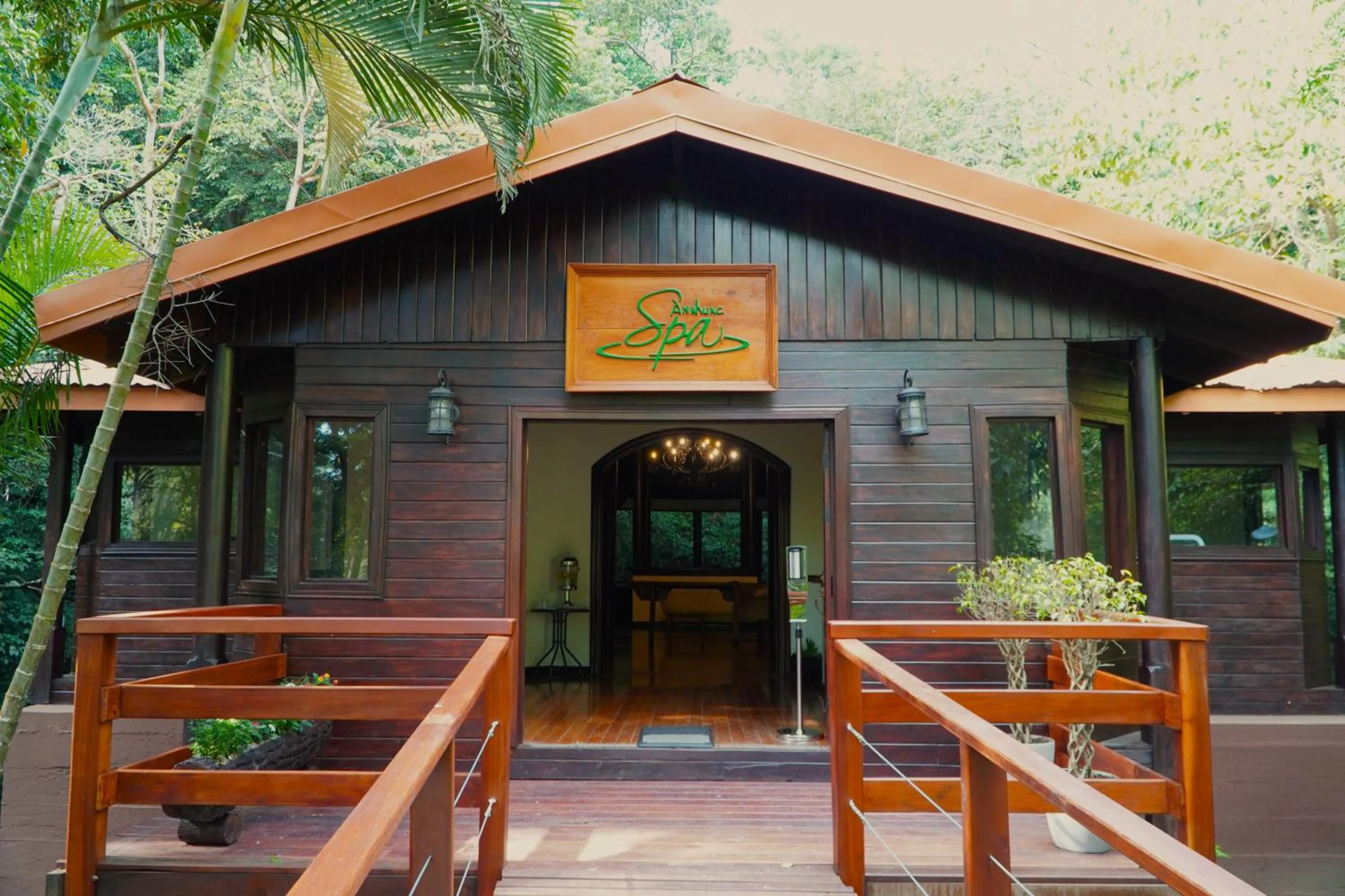 Massage in Borinquen Thermal Resort