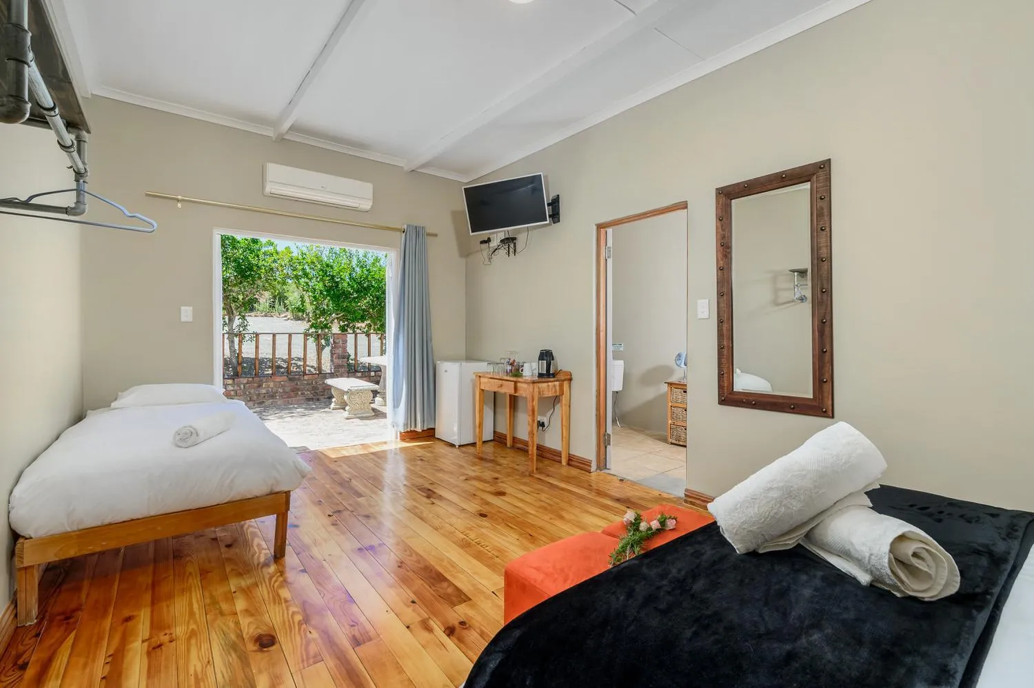 Bedroom, Bed in Le Petit Karoo