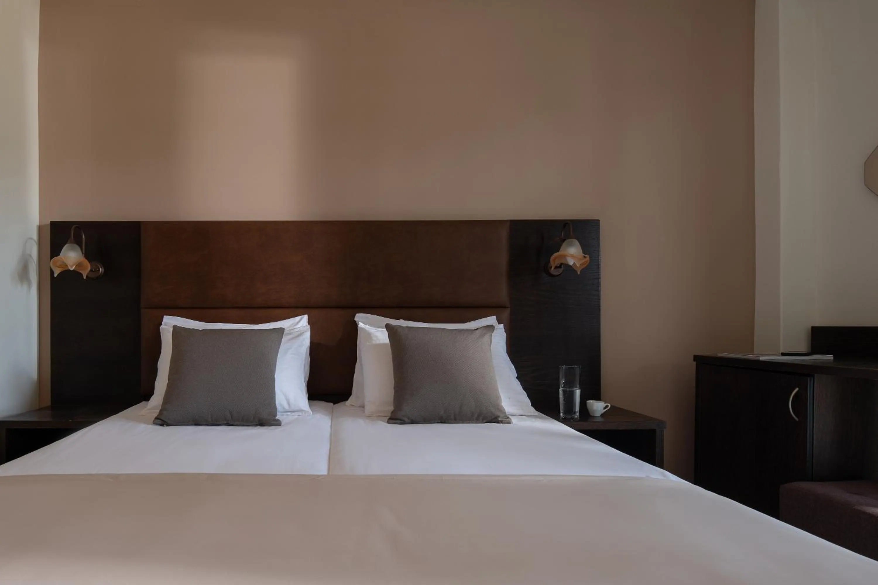 Photo of the whole room, Bed in Hotel Simeon