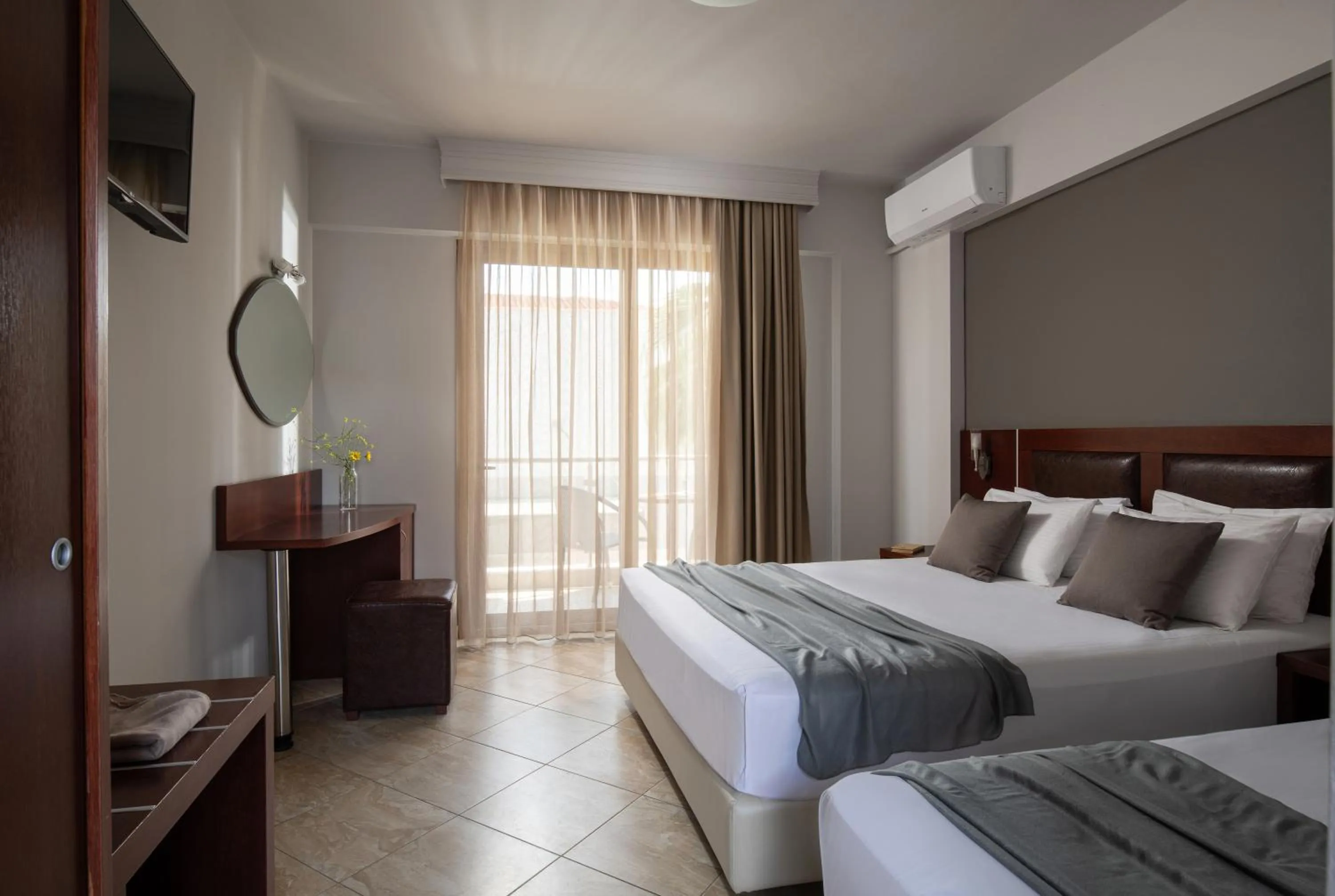 Bedroom, Bed in Hotel Simeon