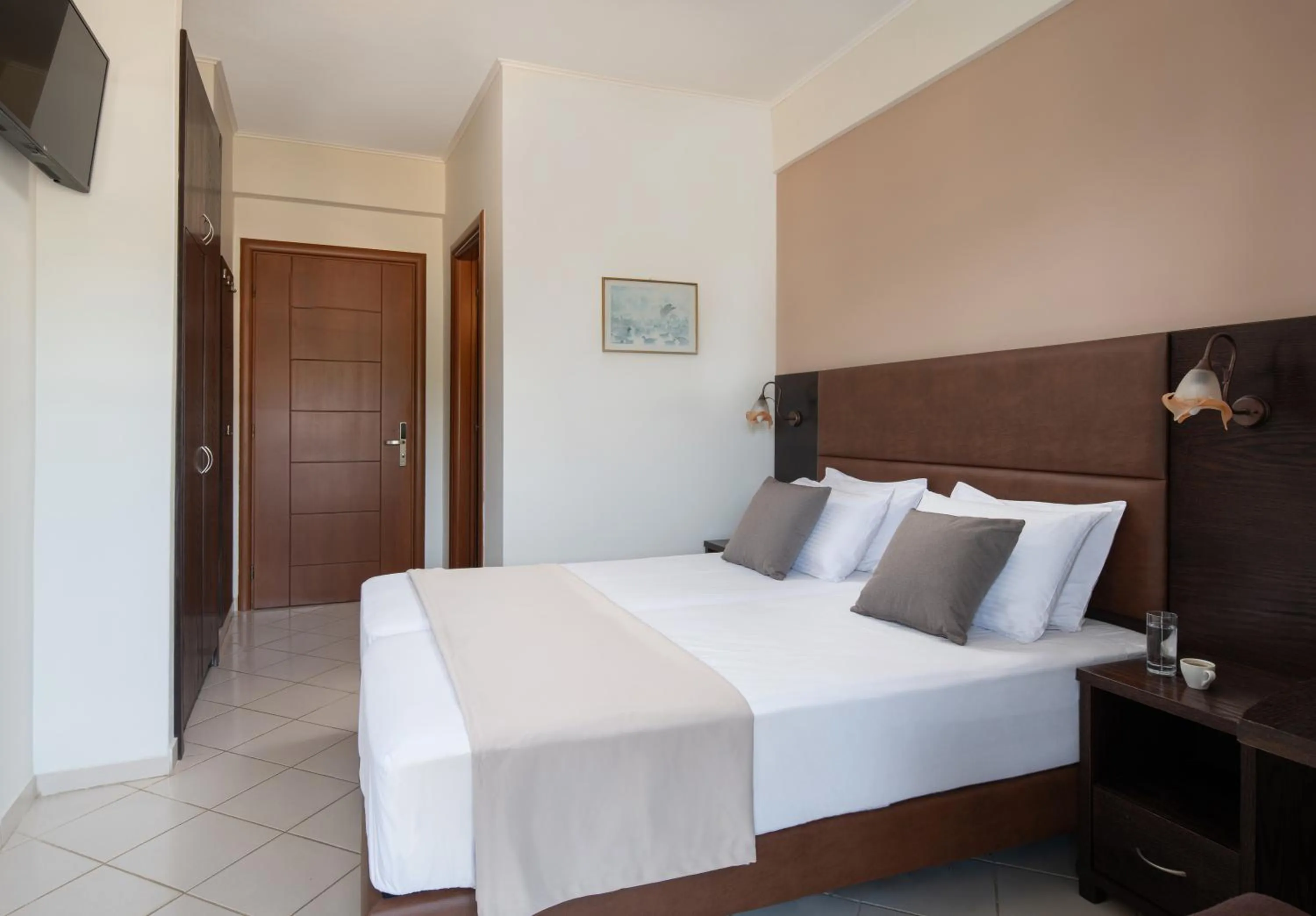 Photo of the whole room, Bed in Hotel Simeon