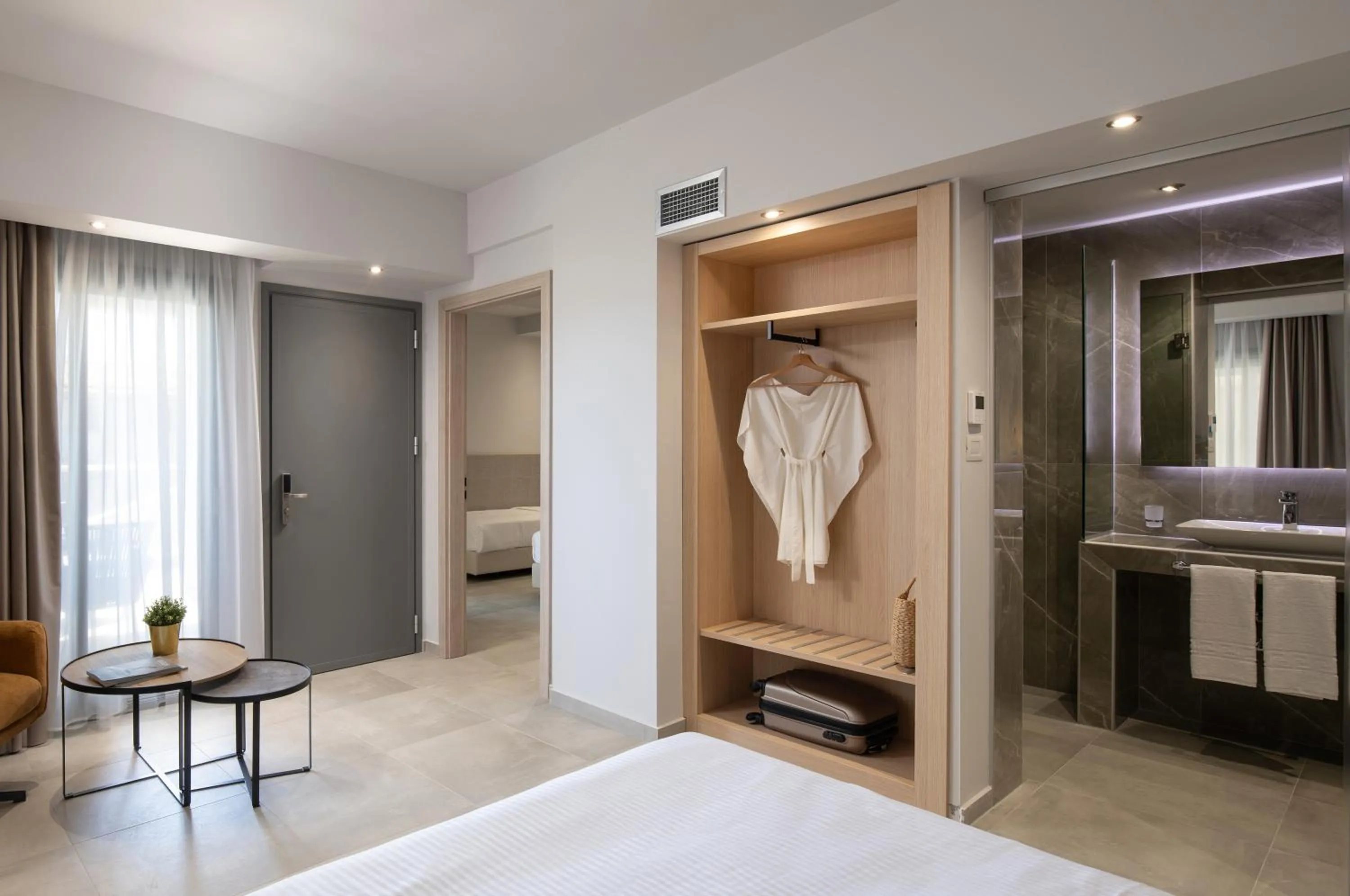 Photo of the whole room, Bed in Hotel Simeon