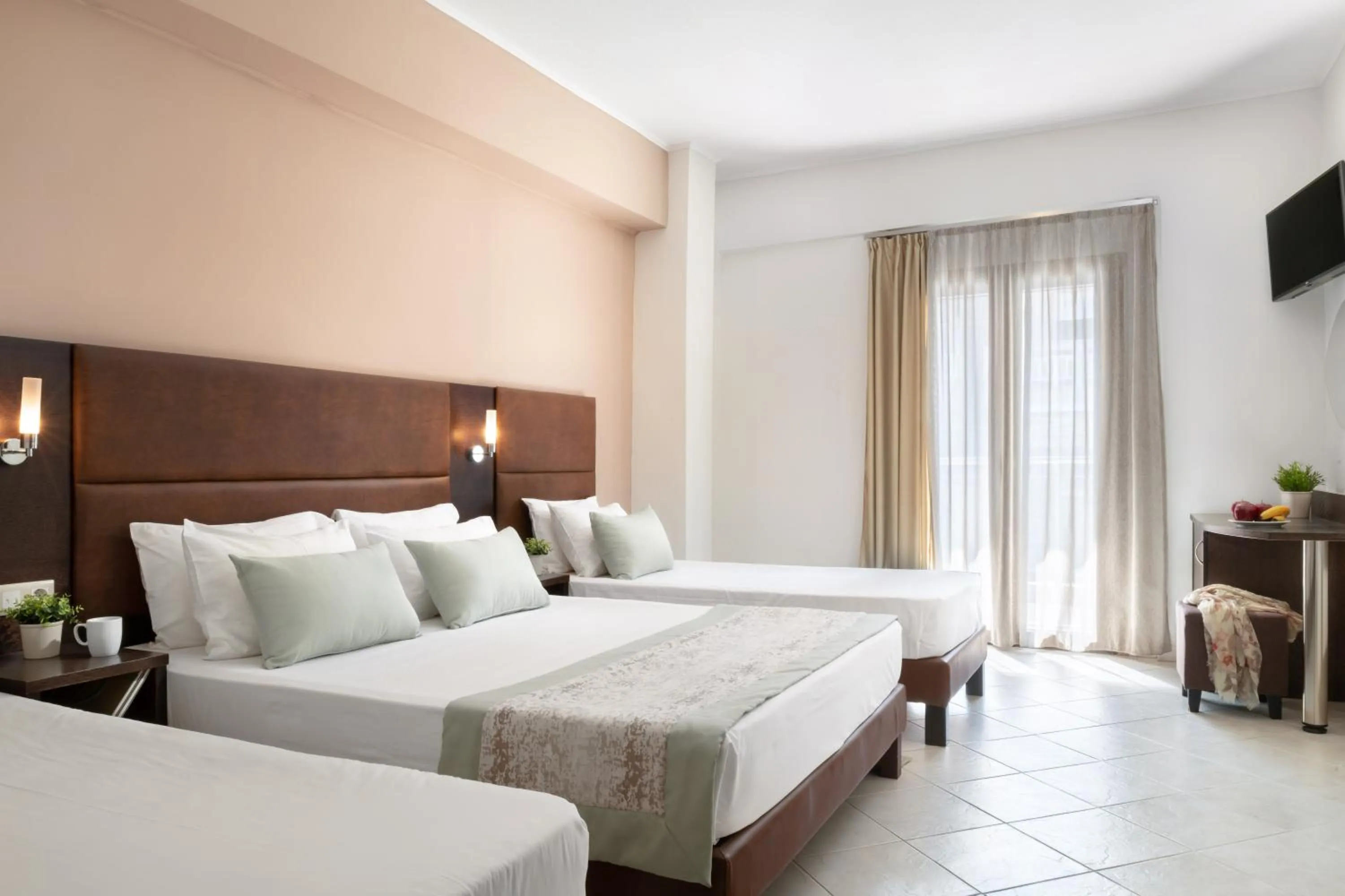 Photo of the whole room, Bed in Hotel Simeon