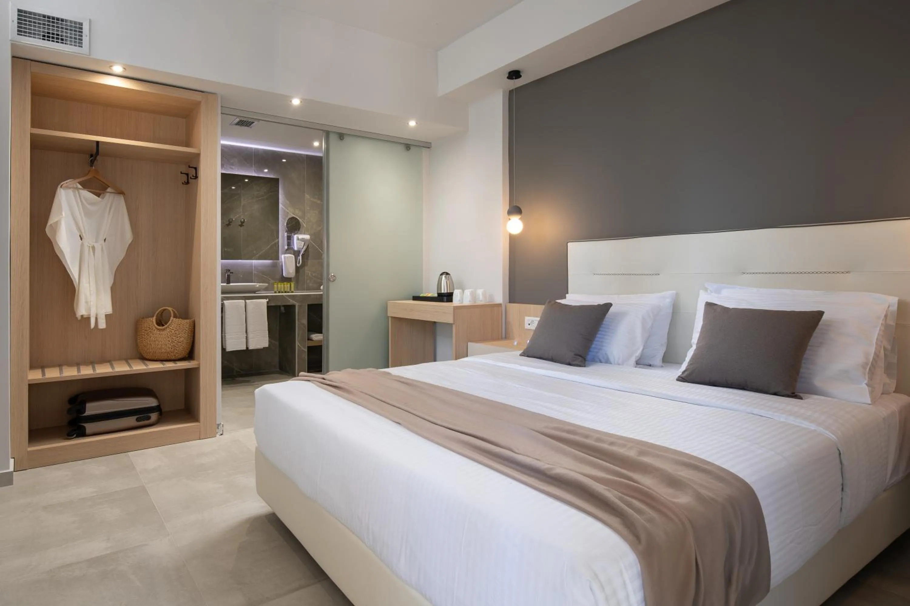 Bedroom, Bed in Hotel Simeon