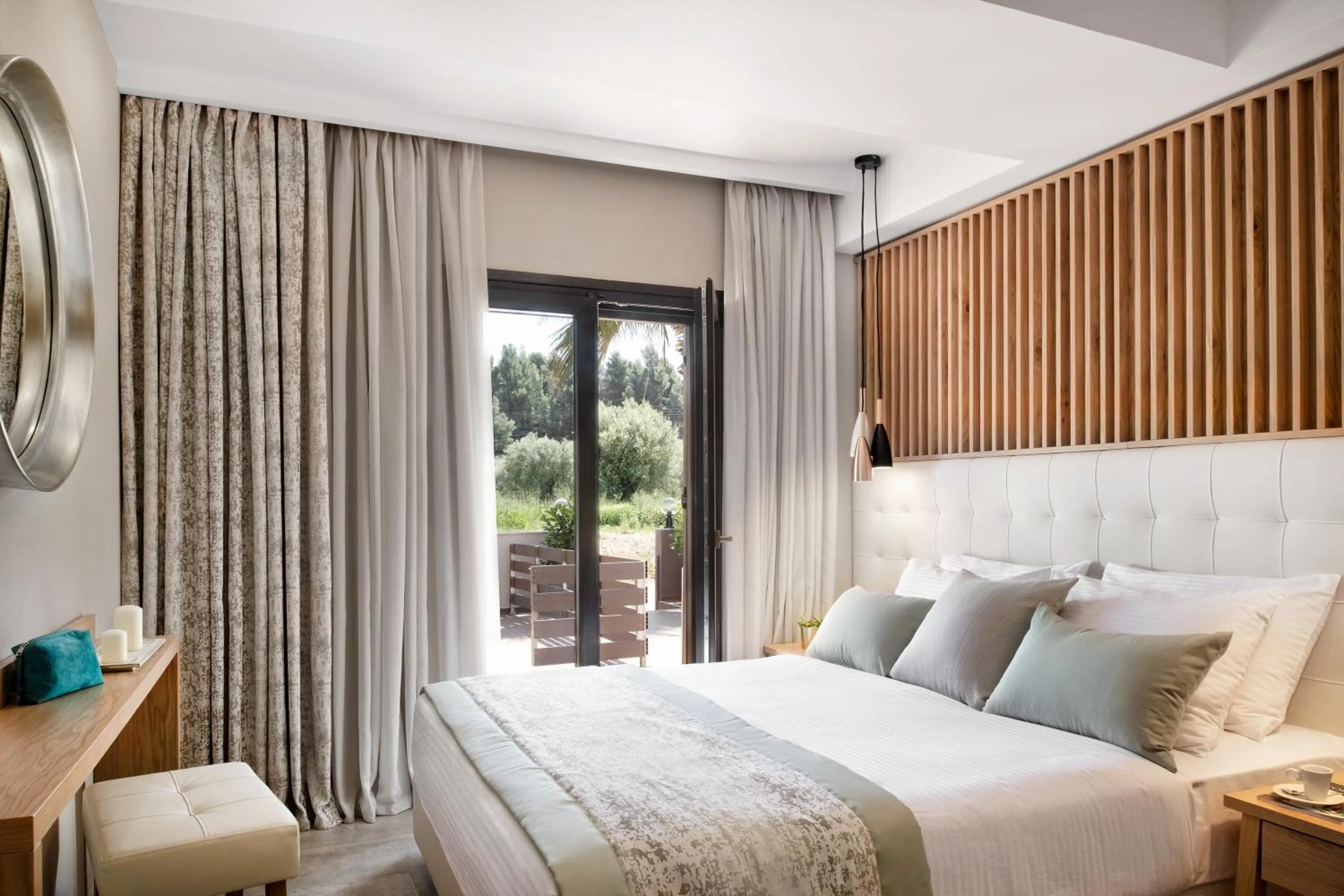 Bedroom, Bed in Hotel Simeon