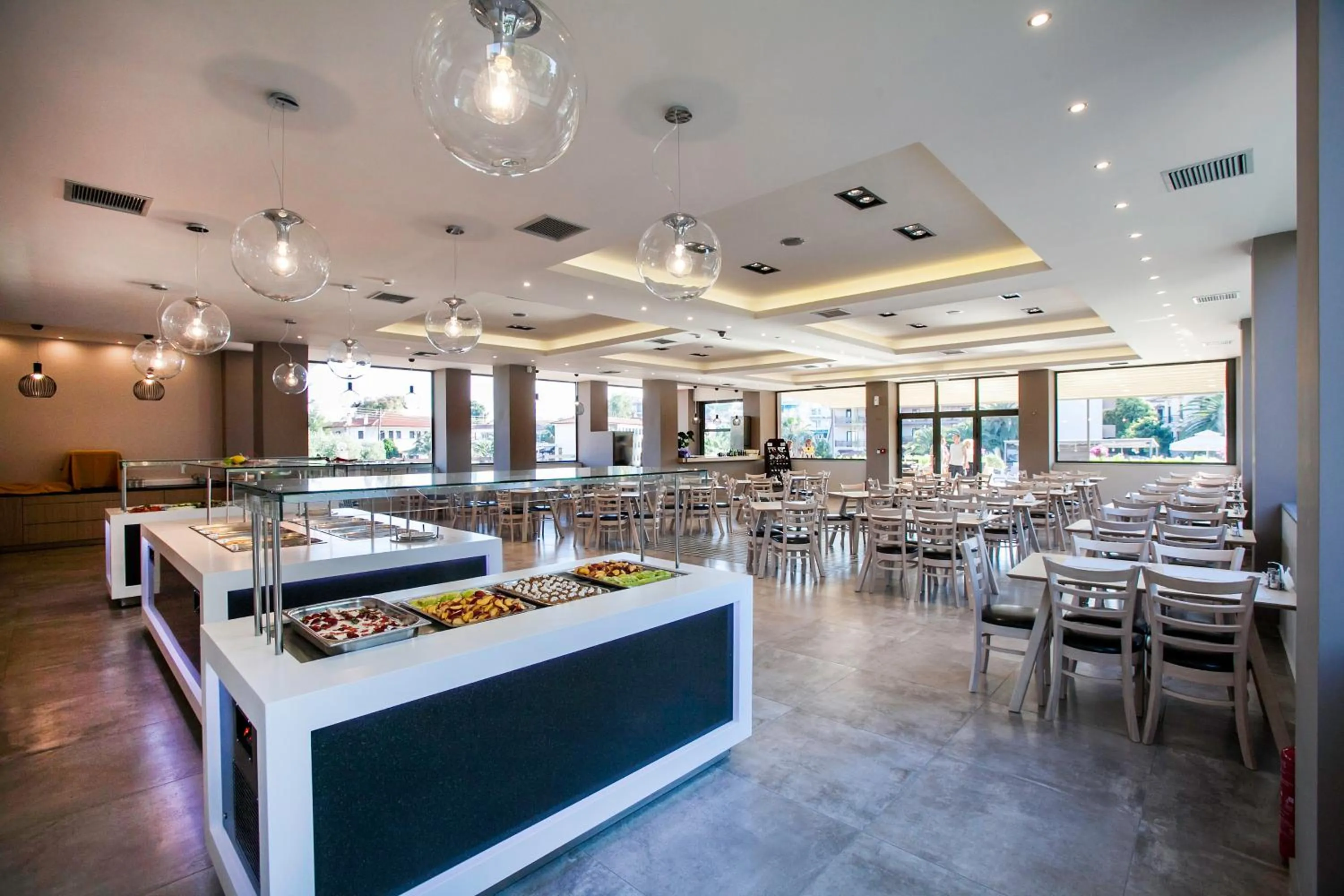 Restaurant/places to eat in Hotel Simeon