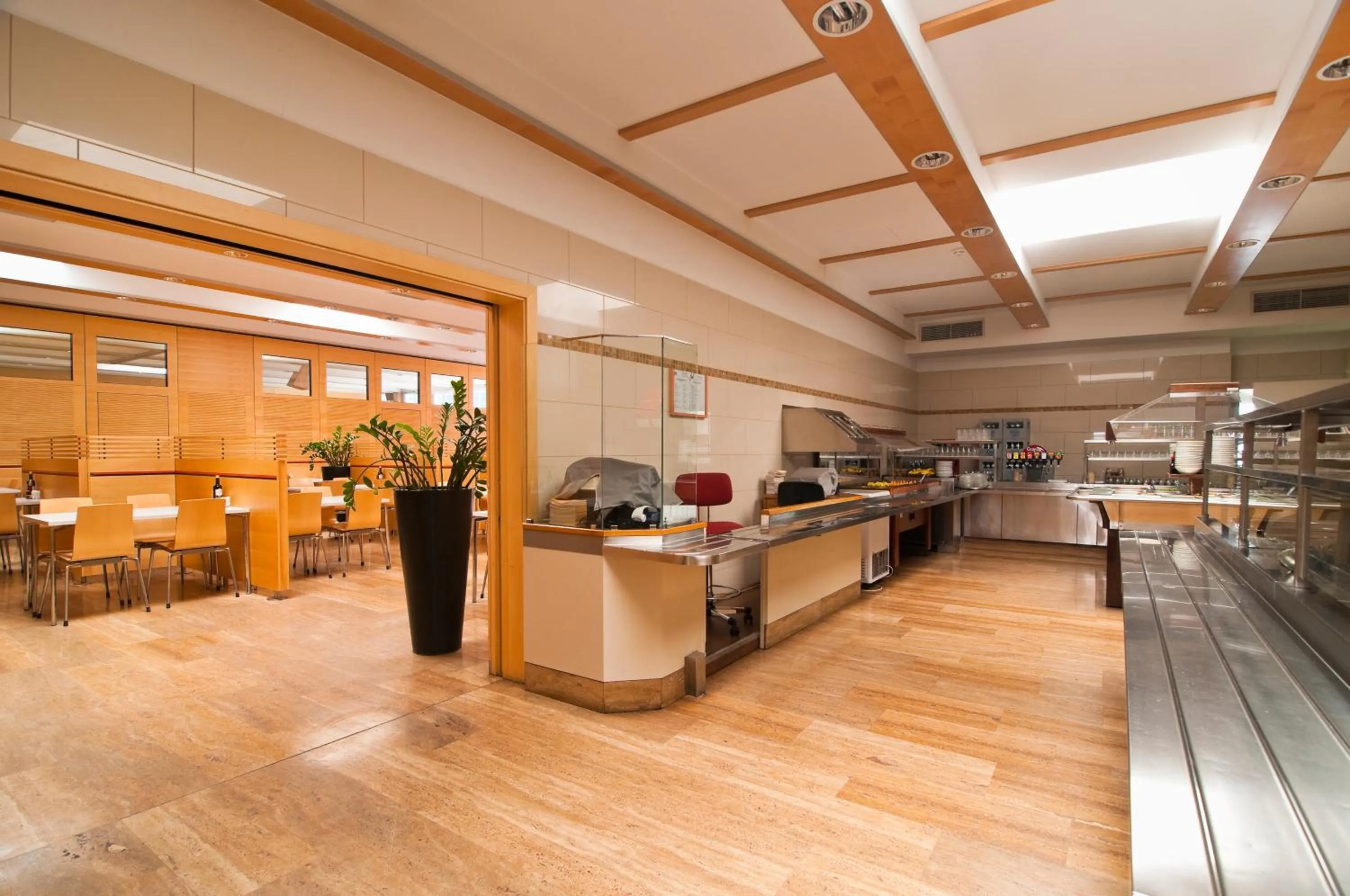 Restaurant/places to eat in Kolpinghaus Bolzano