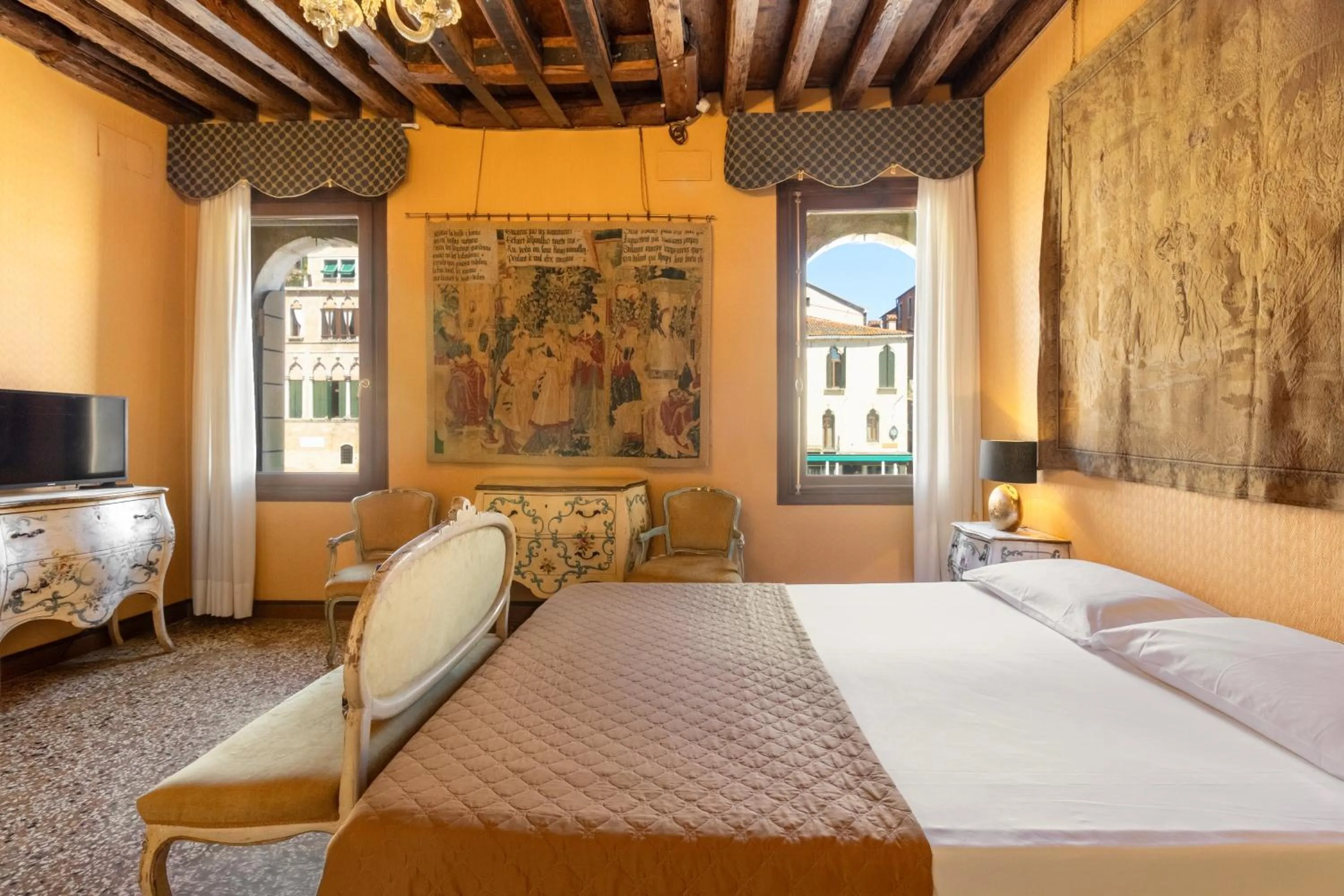 Bed in B&B Luxury San Firmino Canal View