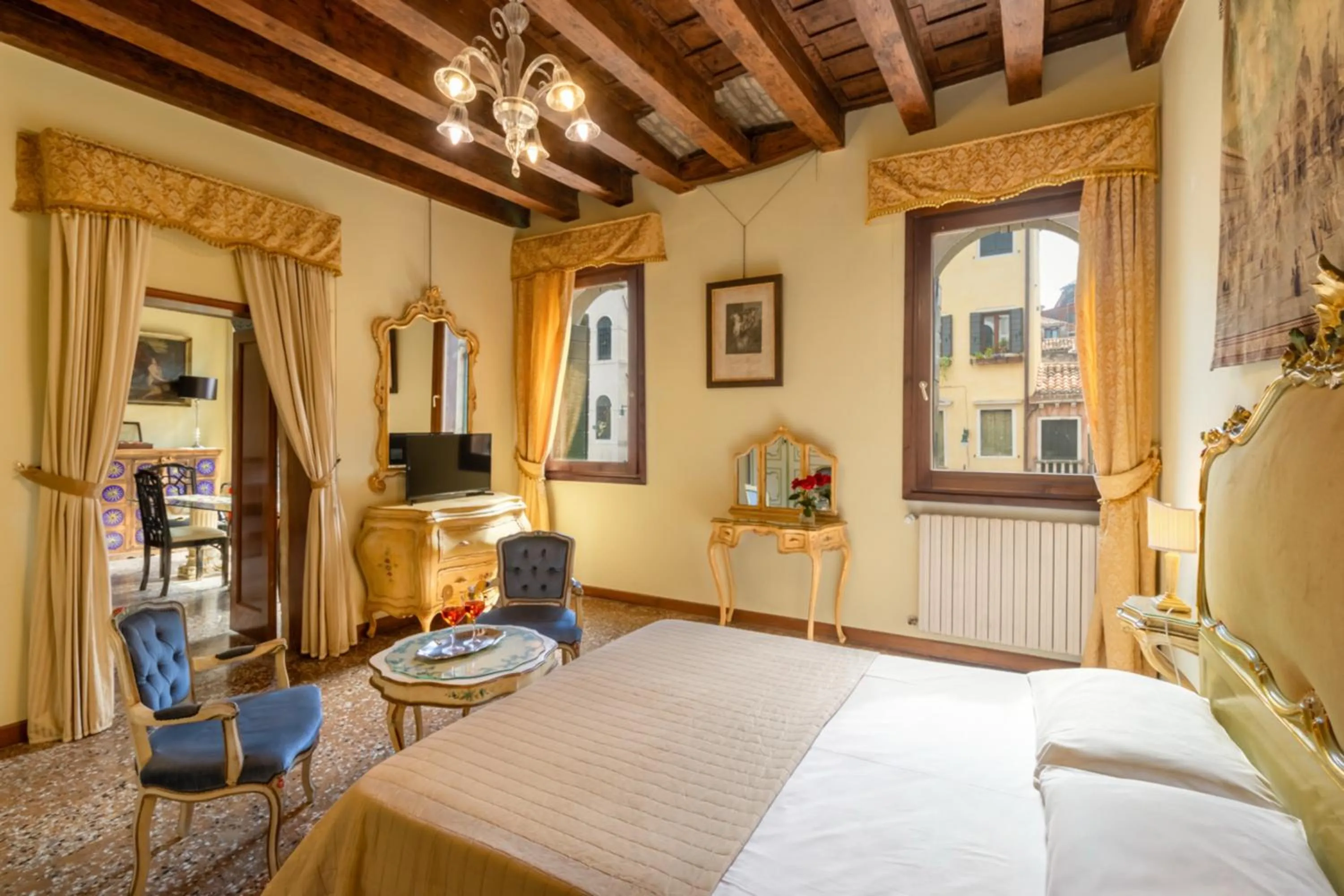 Bed in B&B Luxury San Firmino Canal View