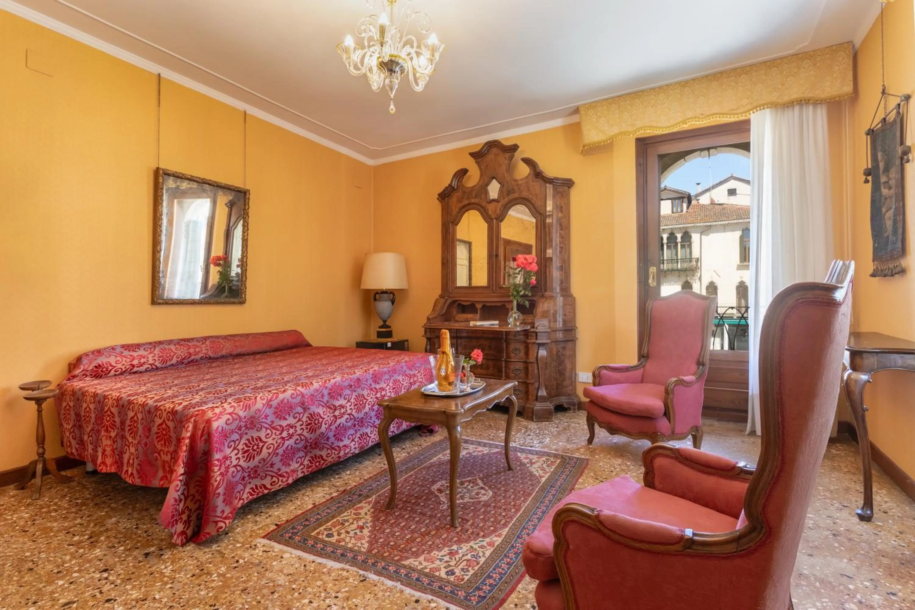 Bed in B&B Luxury San Firmino Canal View