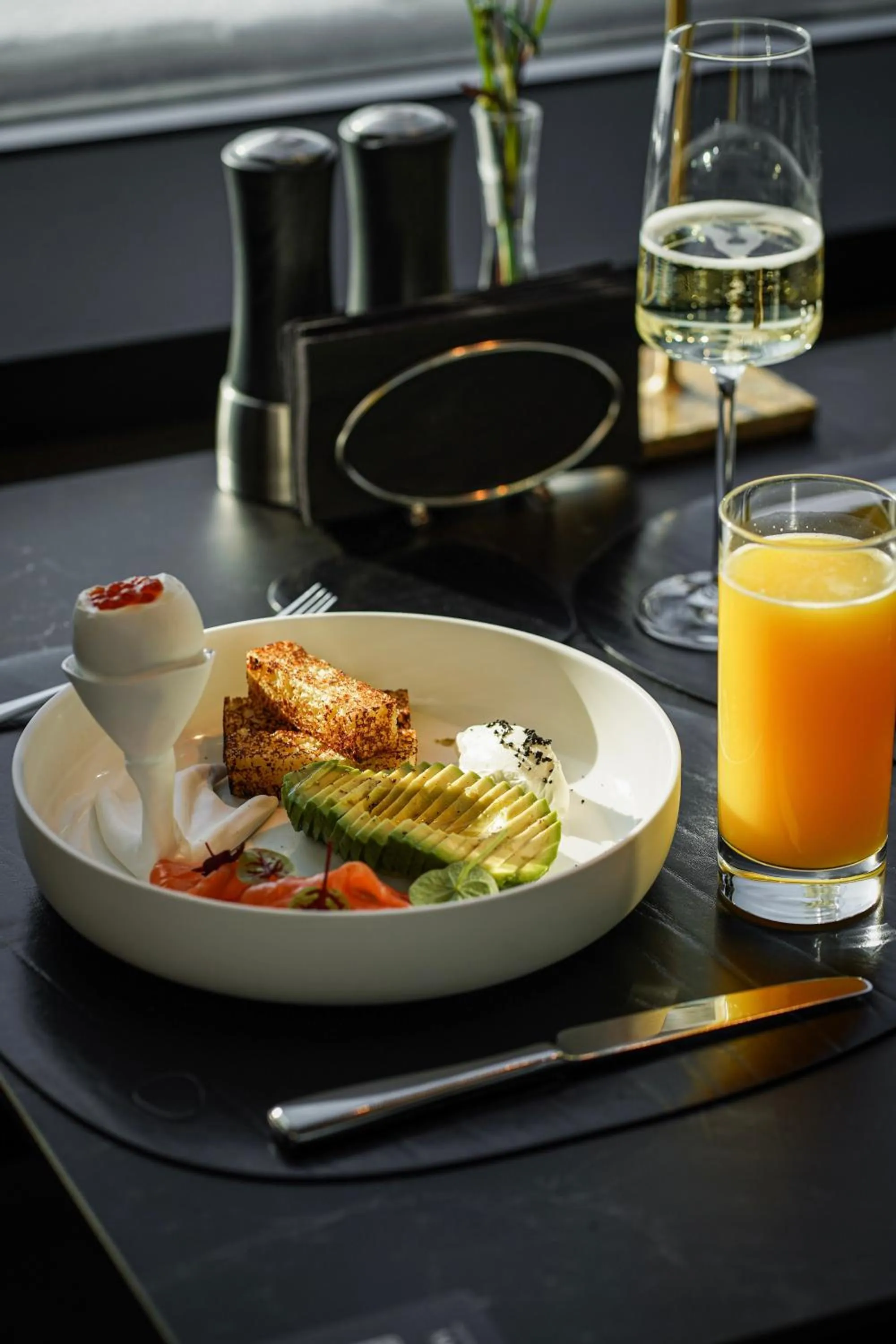 Restaurant/places to eat in 11 Mirrors Design Hotel