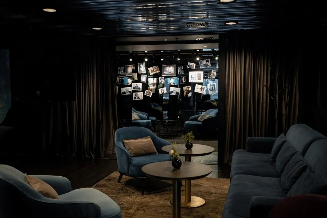 11 Mirrors Design Hotel