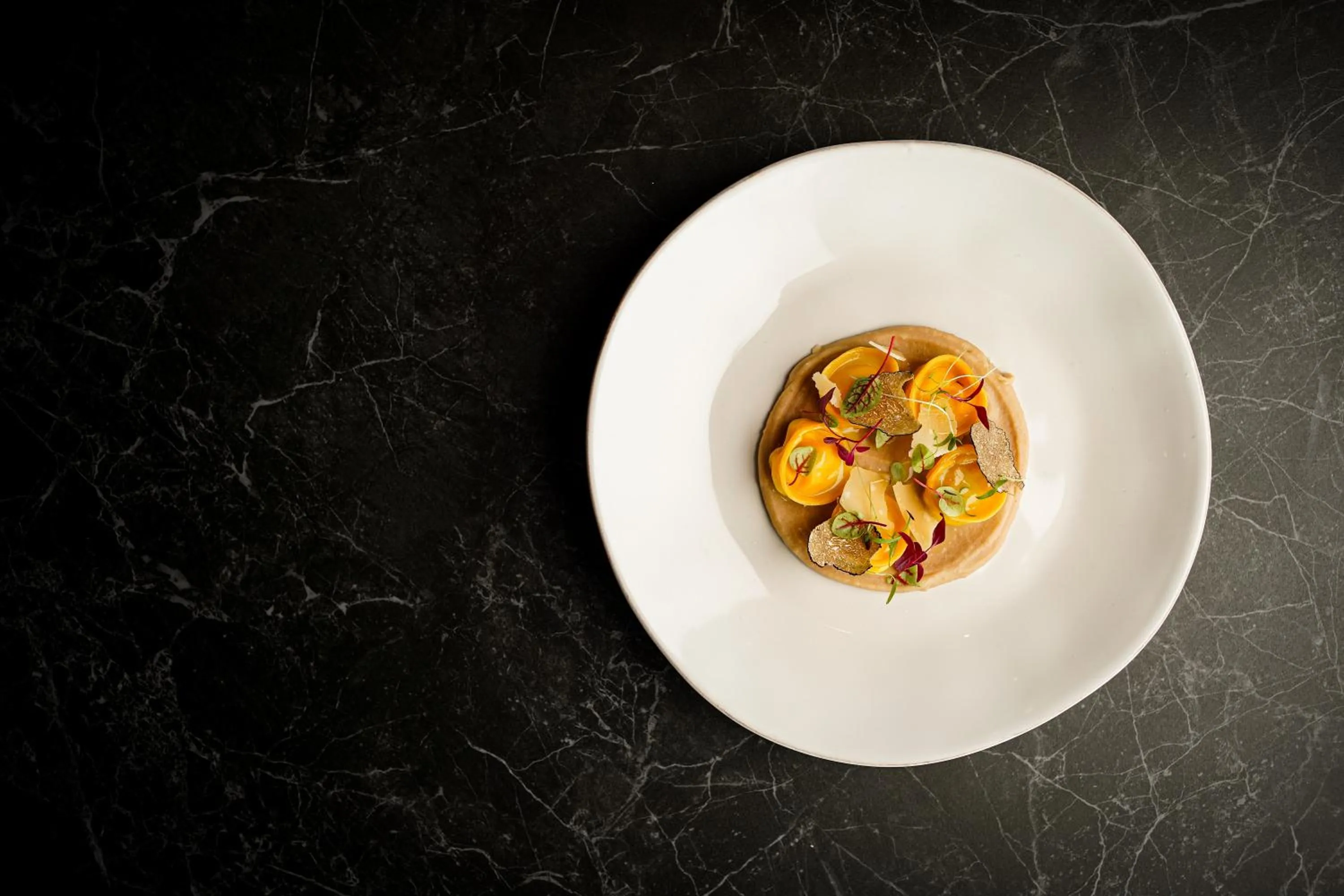 Restaurant/places to eat in 11 Mirrors Design Hotel