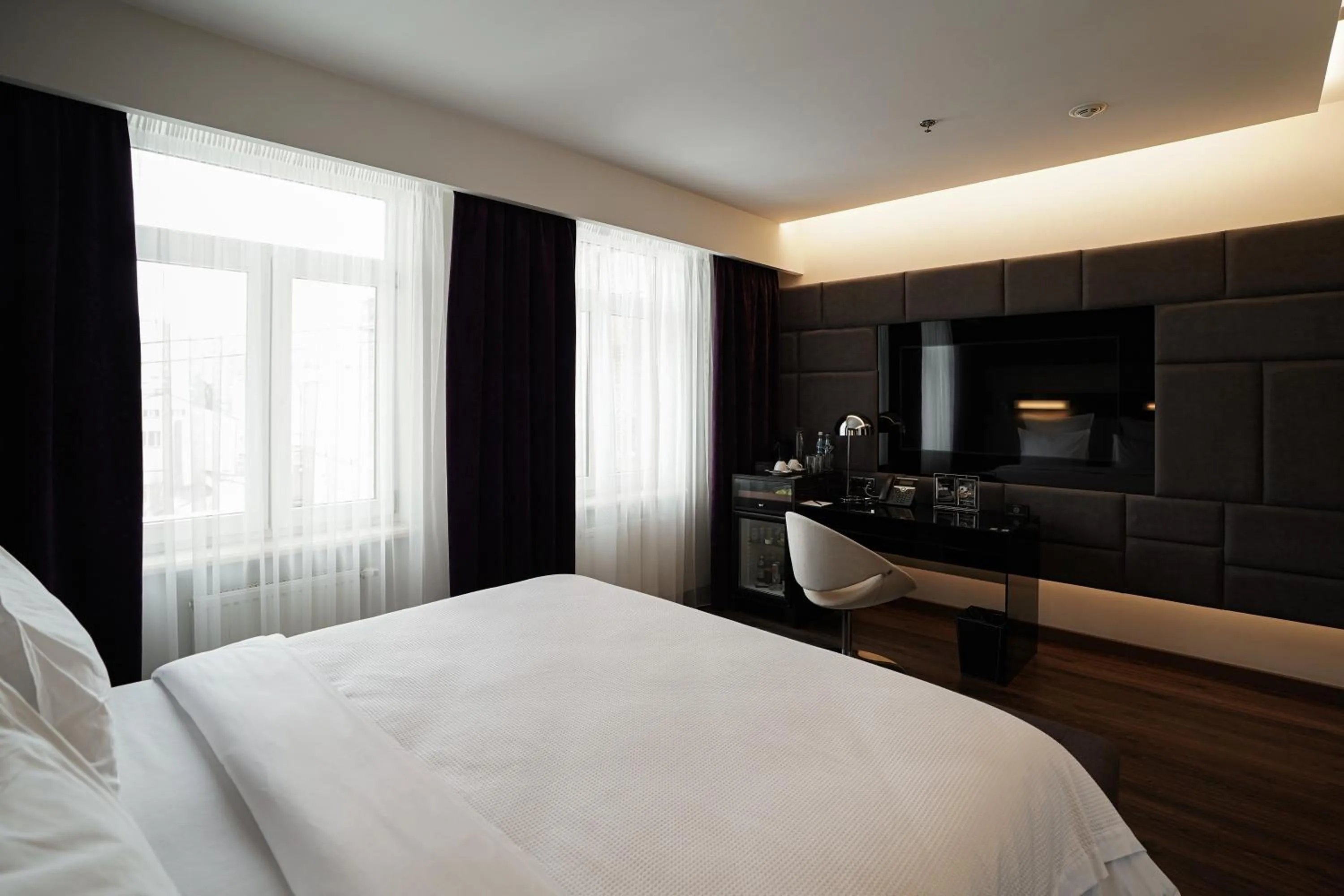 Photo of the whole room, Bed in 11 Mirrors Design Hotel