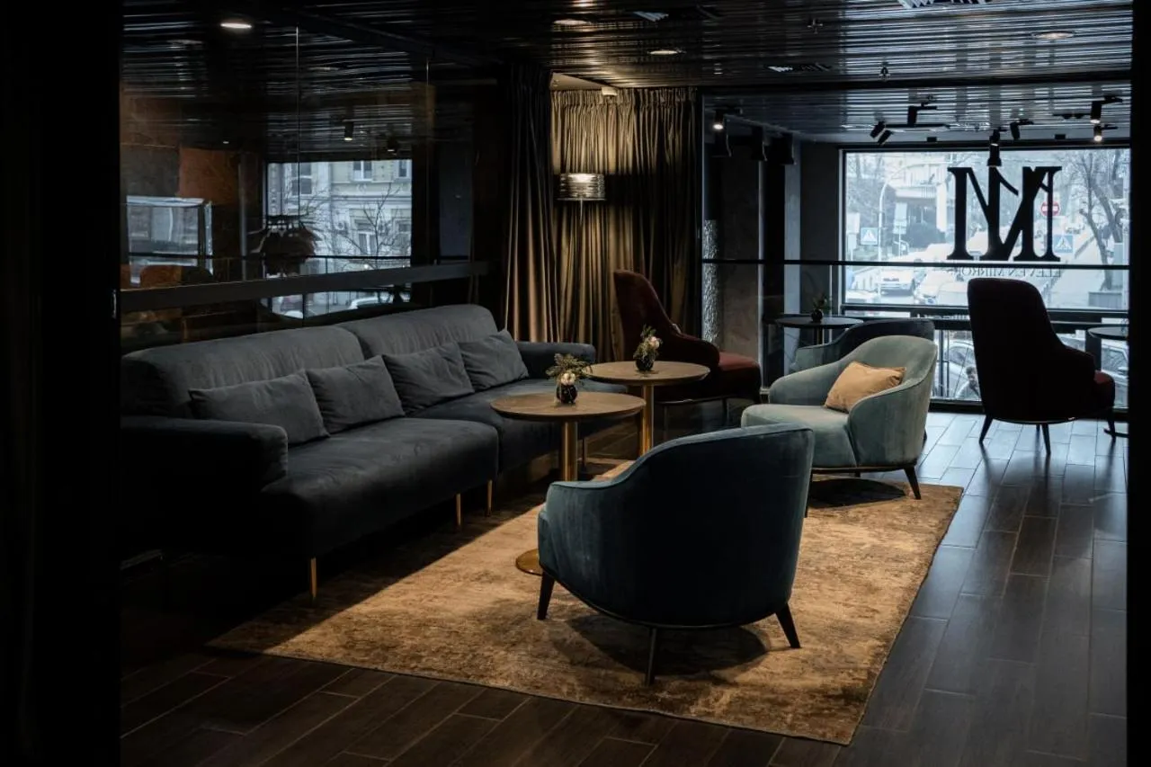 11 Mirrors Design Hotel