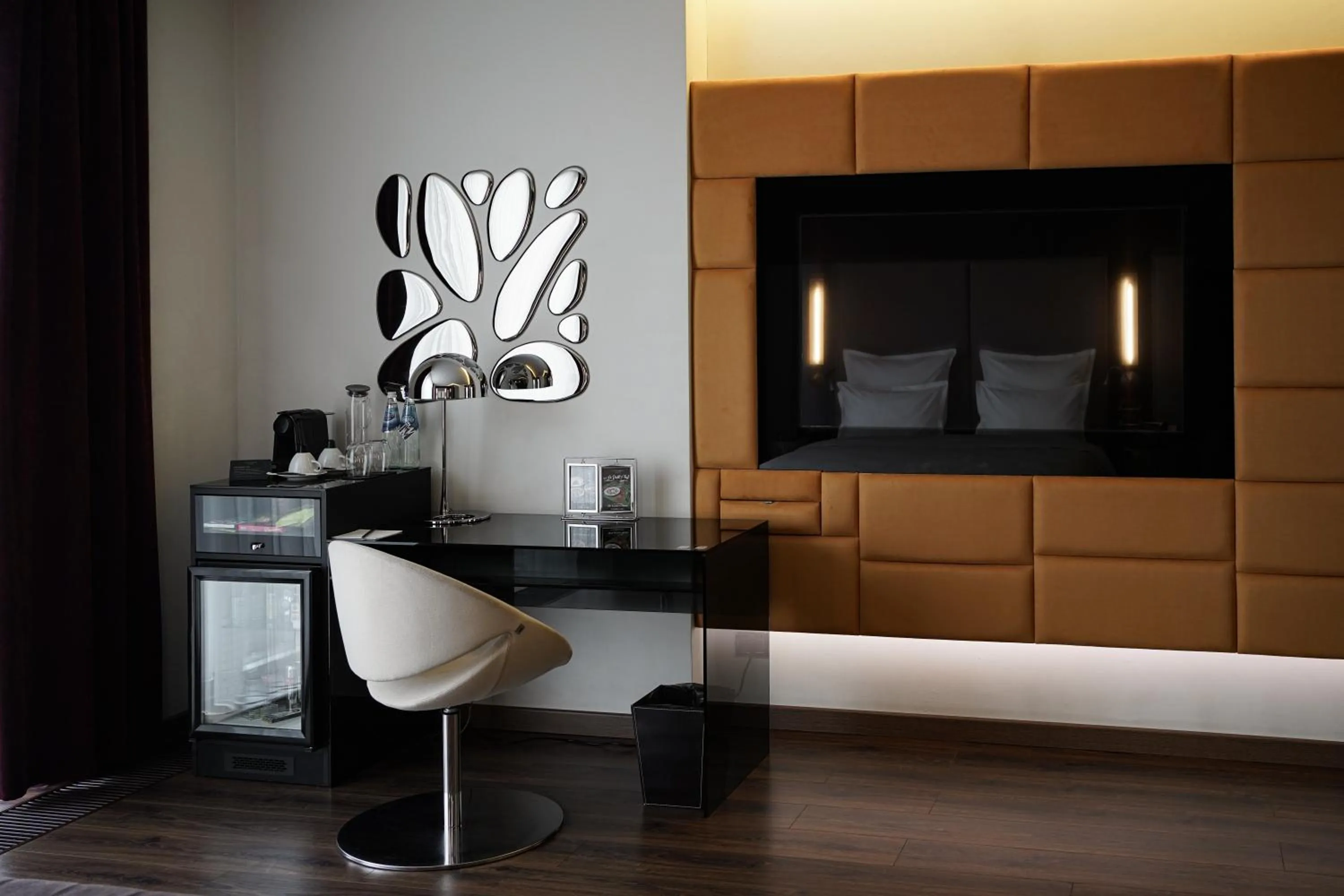 11 Mirrors Design Hotel