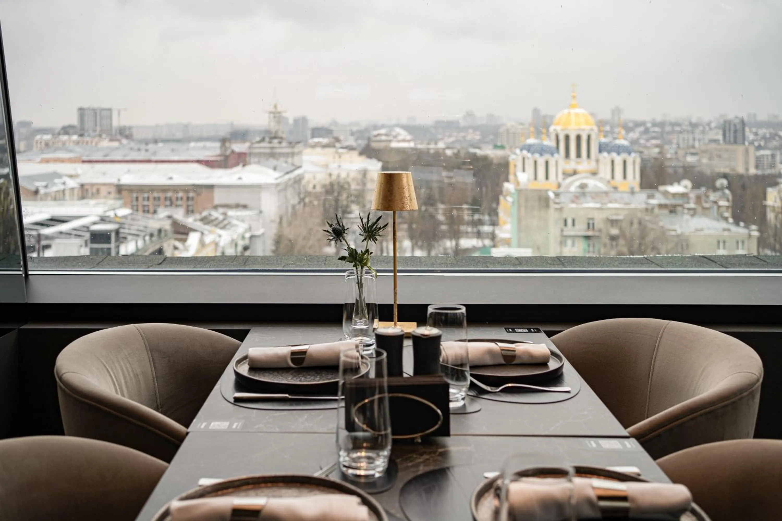 Restaurant/places to eat in 11 Mirrors Design Hotel