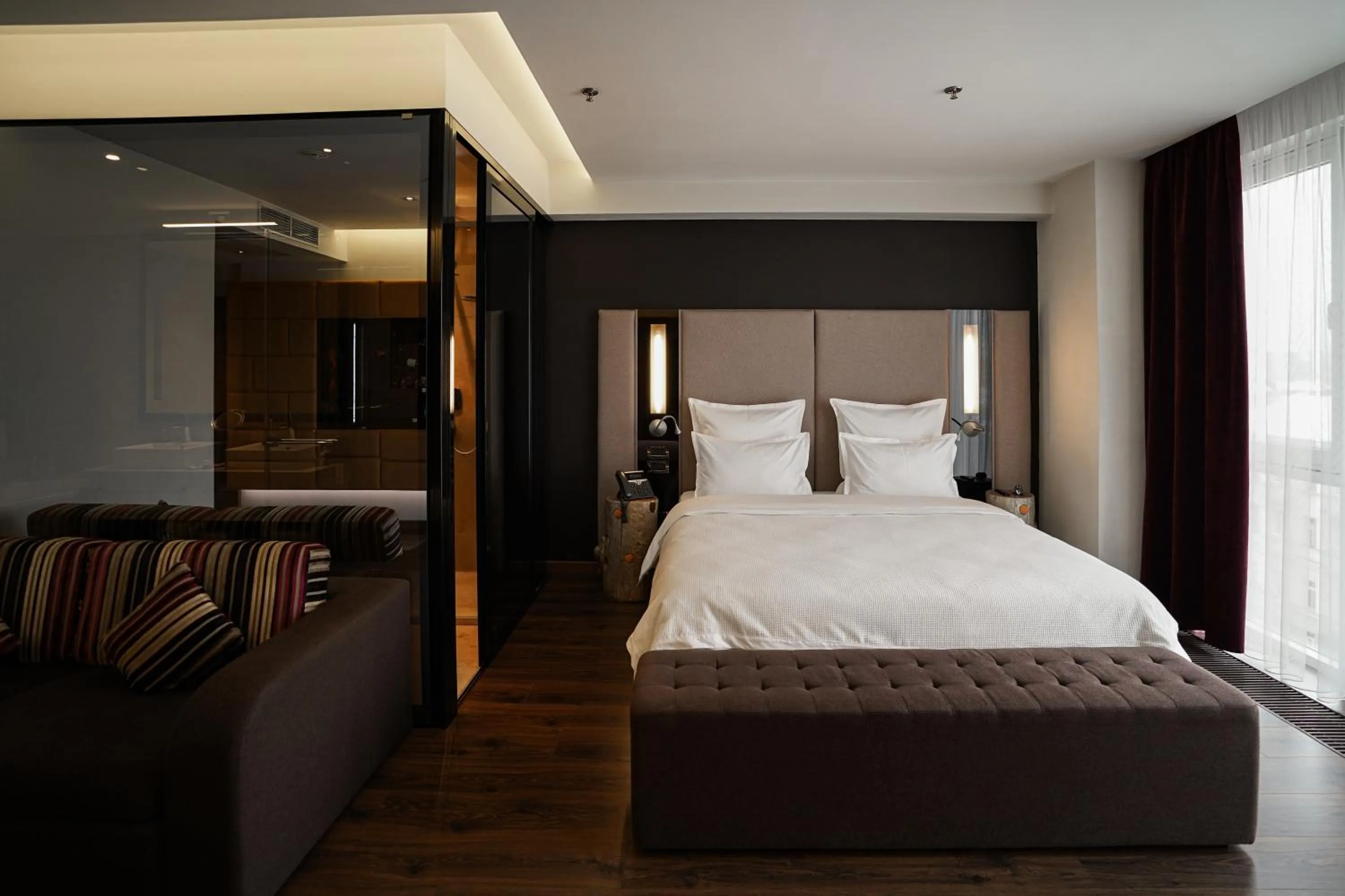 Photo of the whole room, Bed in 11 Mirrors Design Hotel