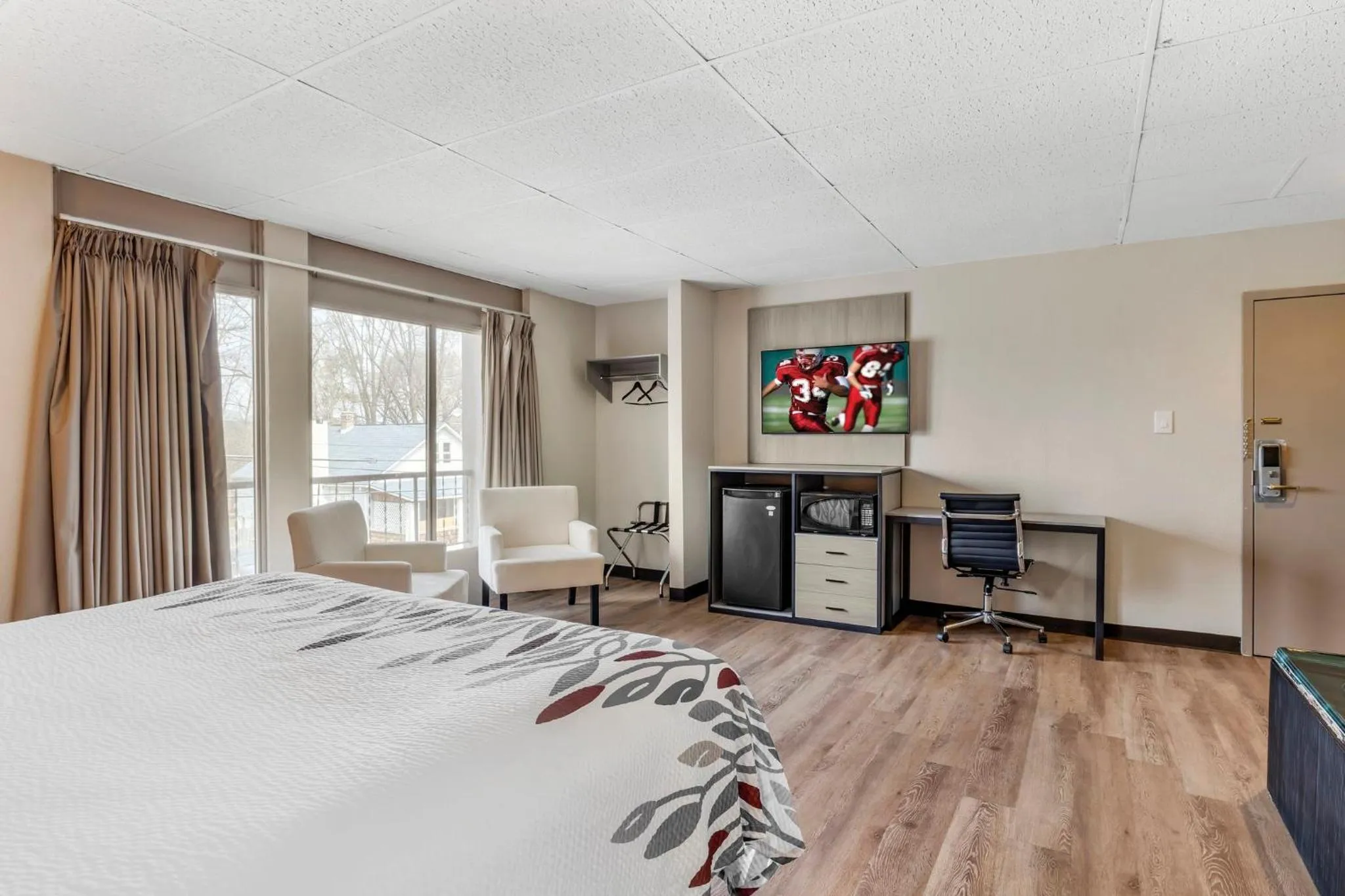 Bedroom, Bed in Red Roof Inn Stroudsburg