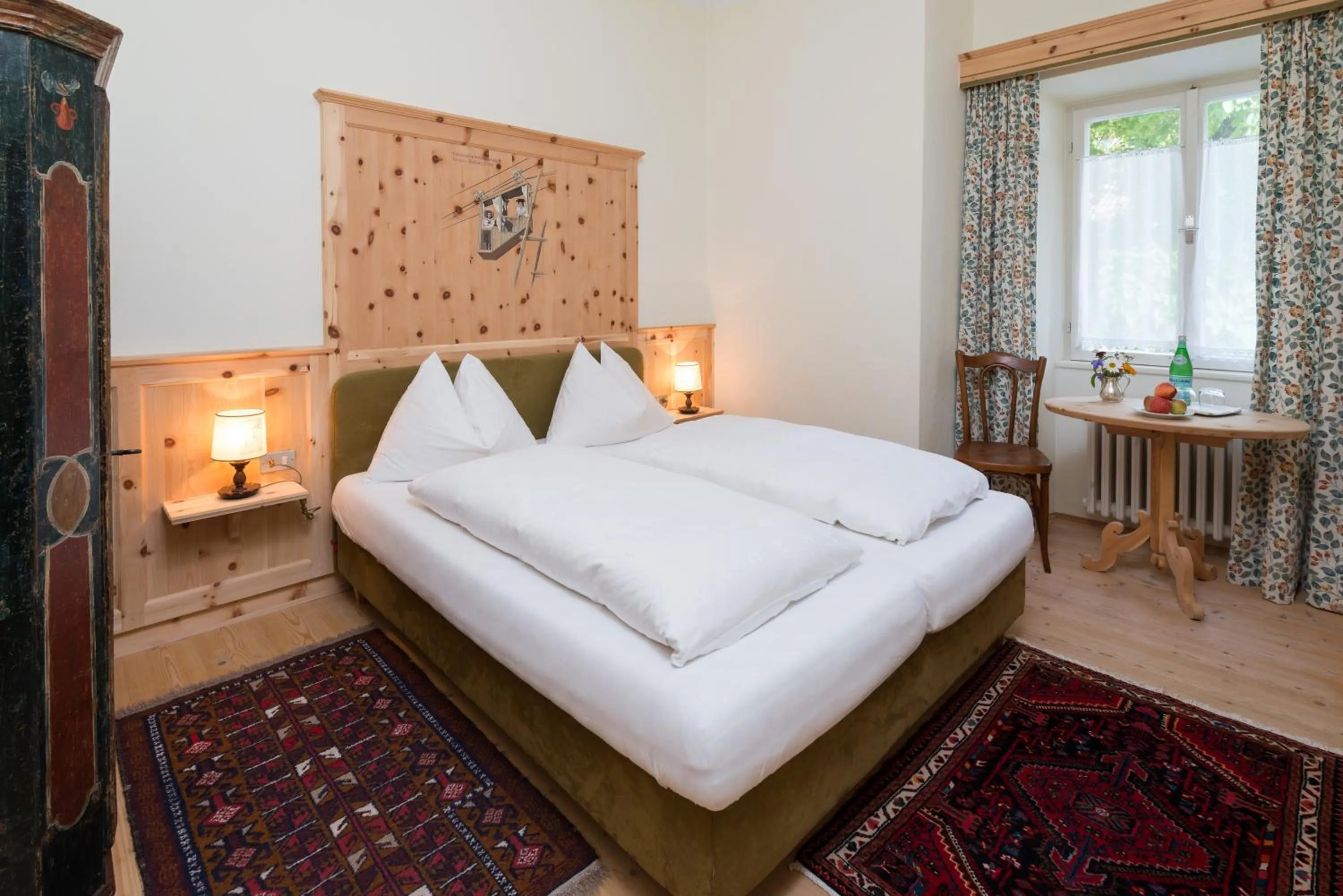 Photo of the whole room, Bed in Gasthof Kohlern 1130 m