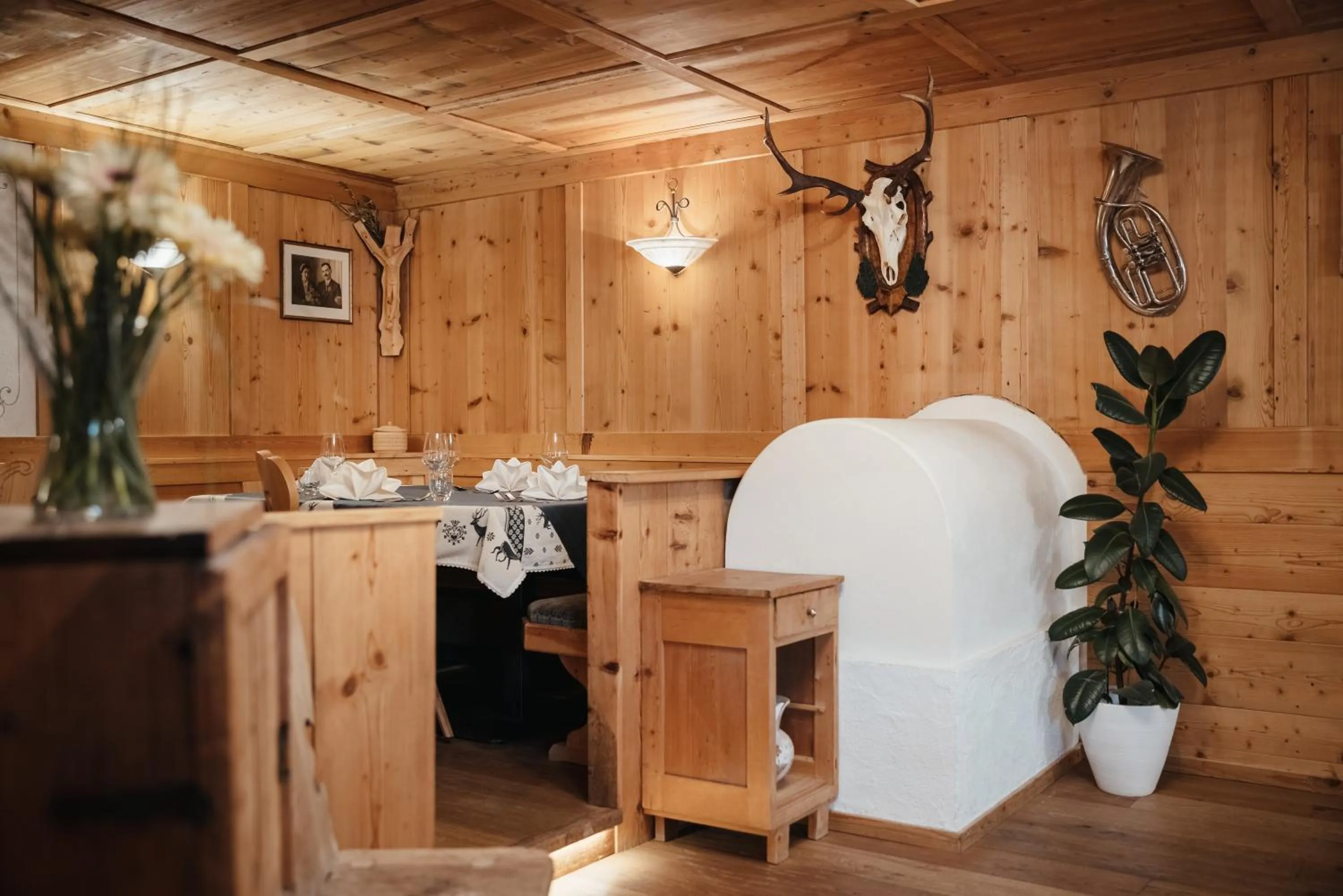 Restaurant/places to eat in Garni Ciasa Urban