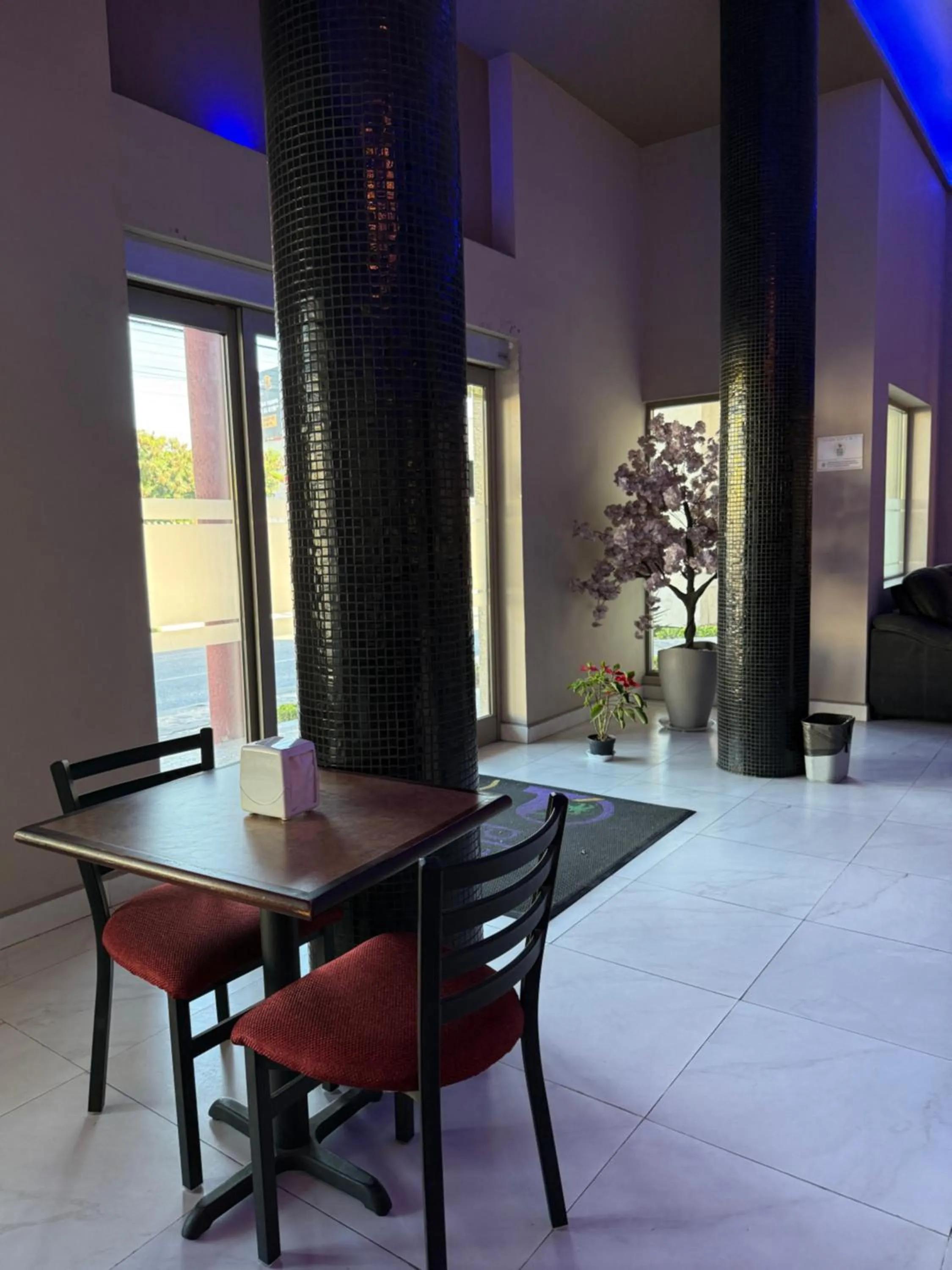 Restaurant/places to eat in Hotel Plaza Arteaga