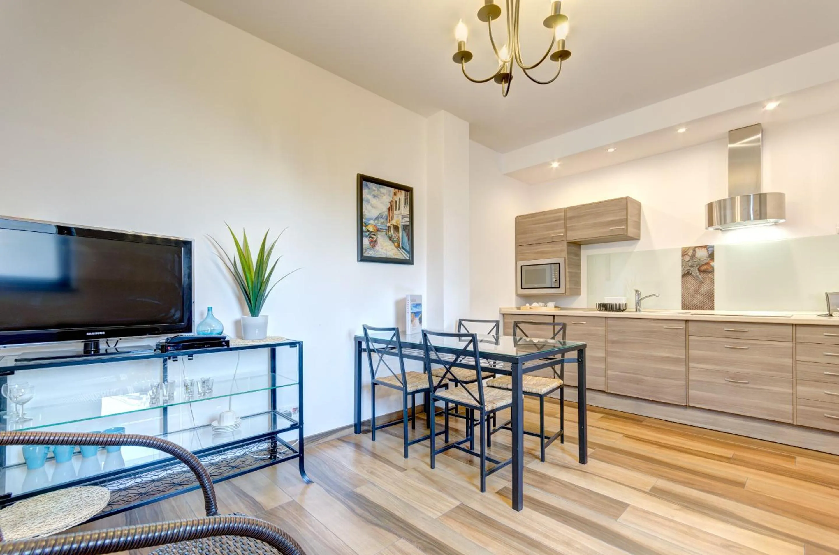 Communal lounge/ TV room in Dom & House – Old Town Waterlane