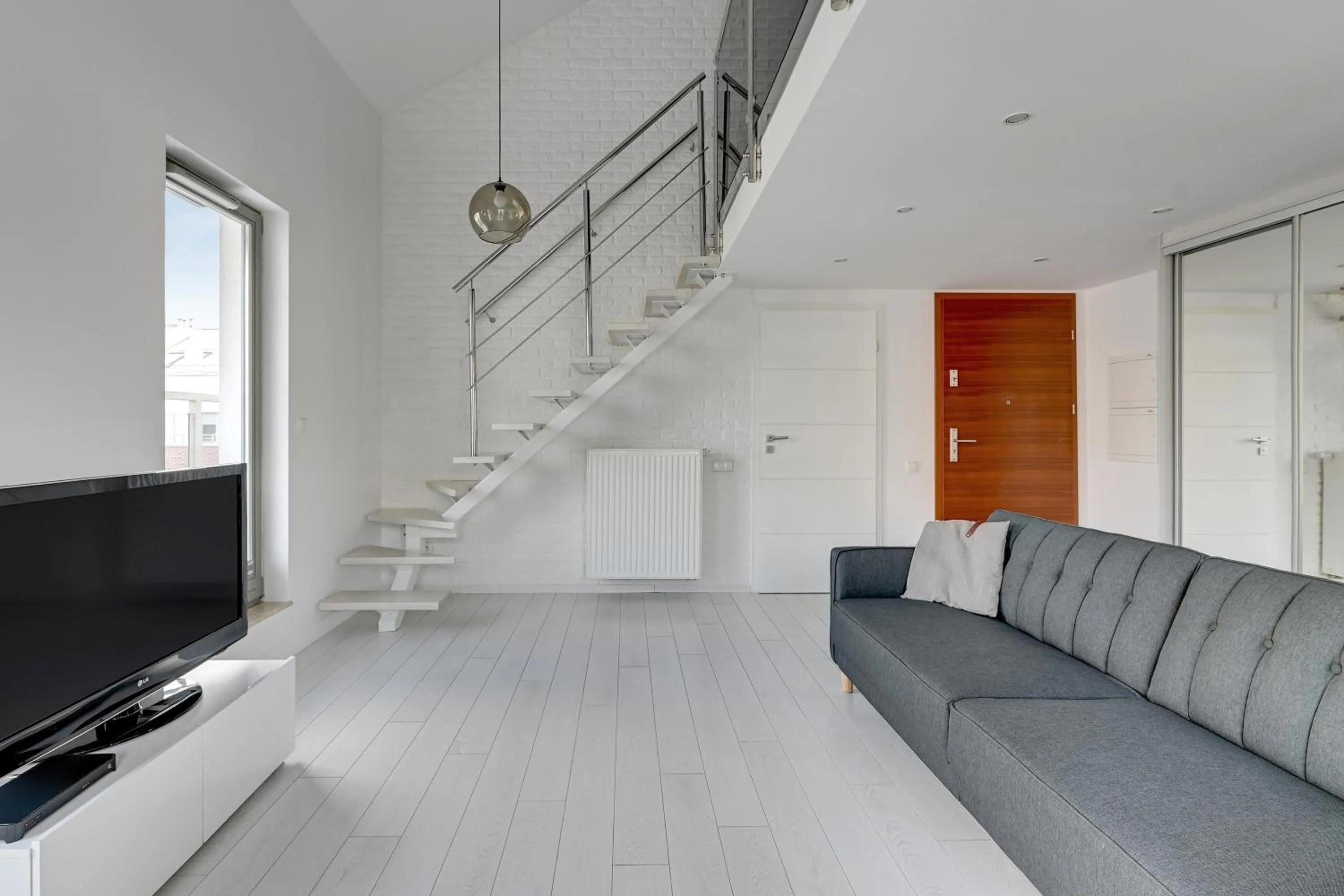 Communal lounge/ TV room in Dom & House – Old Town Waterlane