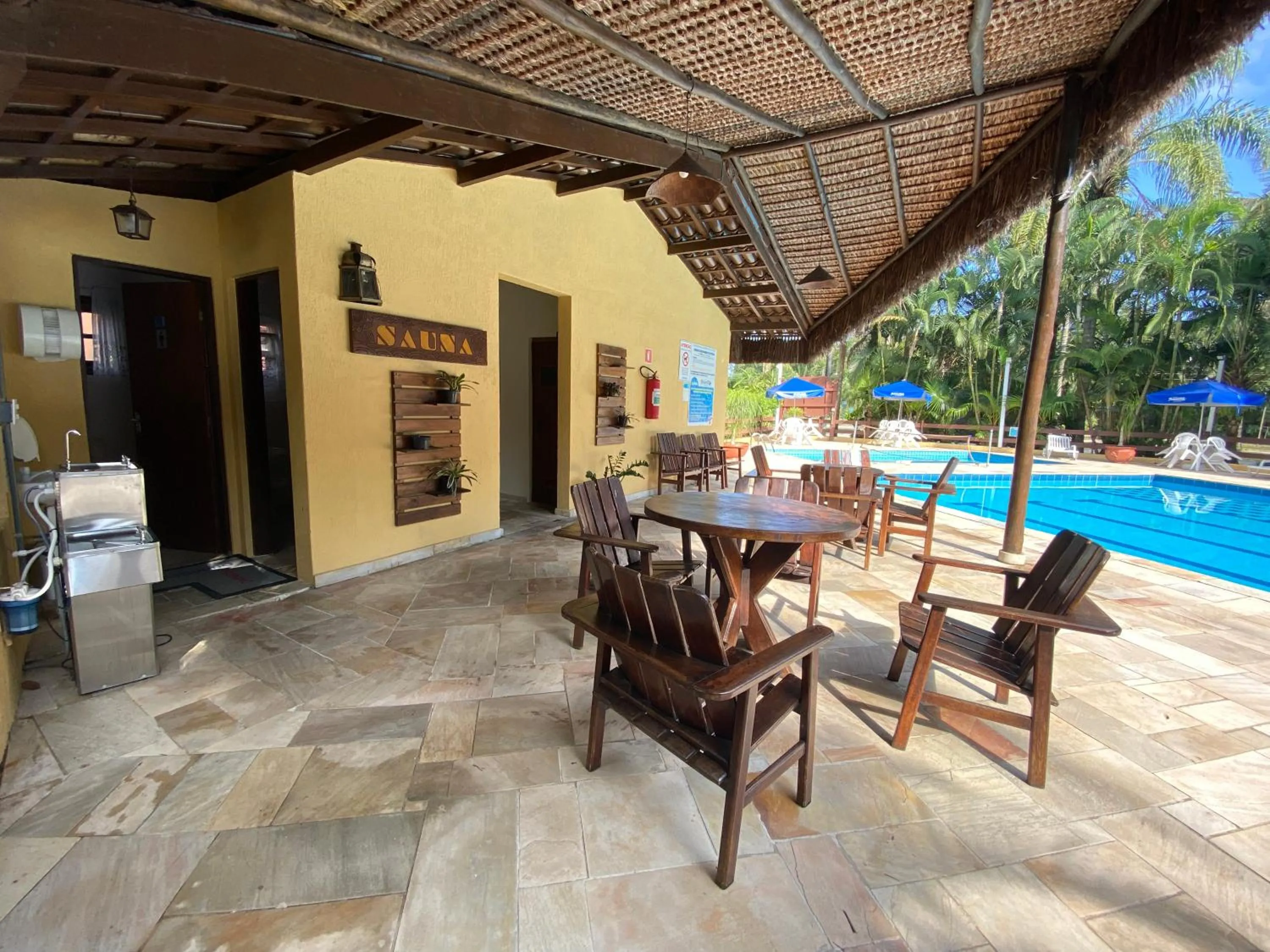 Spa and wellness centre/facilities in Flat estudio 110 Amarilis Riviera de São Lourenço, 03 piscina climatizada, serviço de hotelaria, limpesa e troca de toalhas diária, carregador veiculo elétrico e servico de praia finais de semana WiFi 500