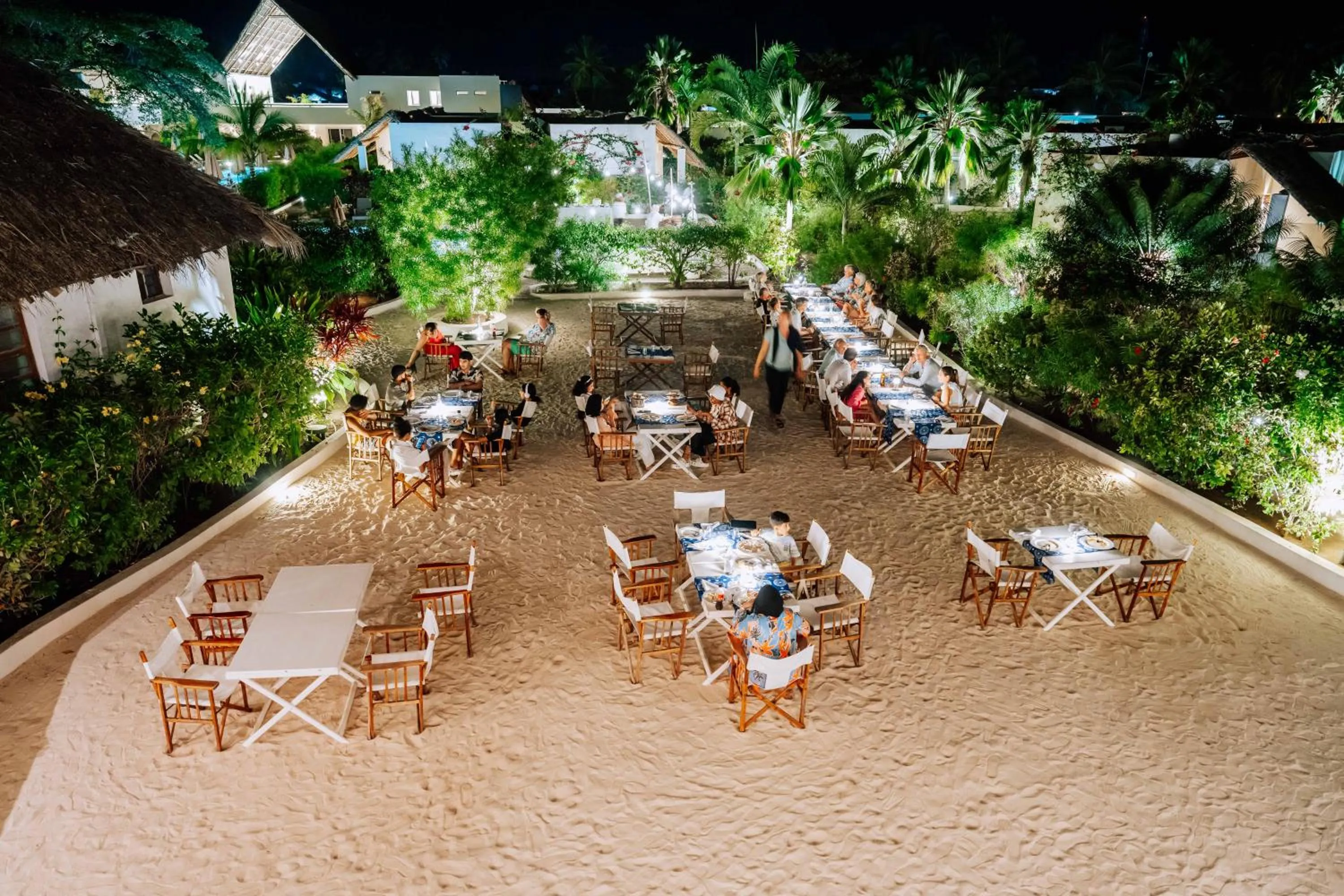 Restaurant/places to eat in Dhow Inn Boutique Hotel