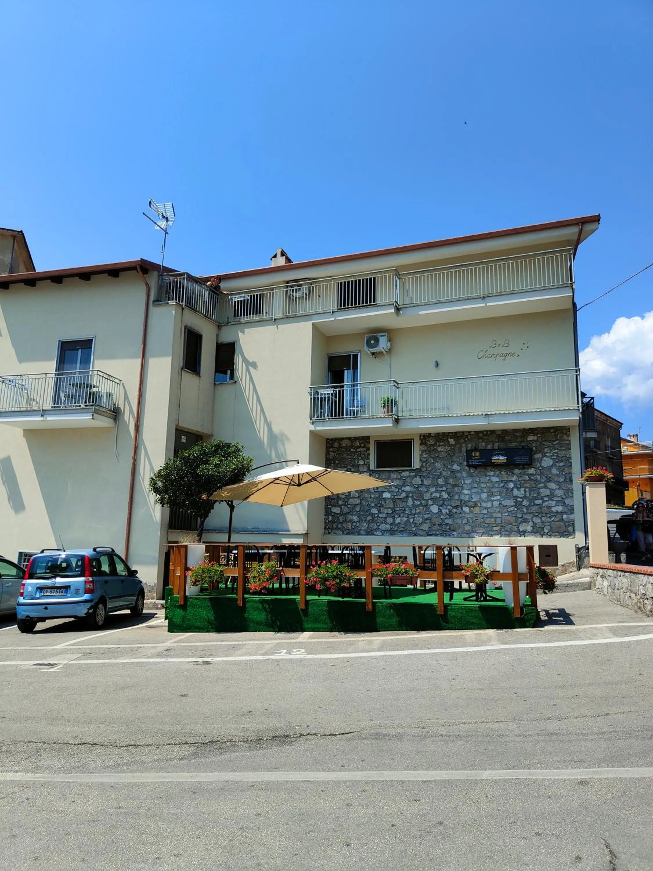 Bed and Breakfast Champagne