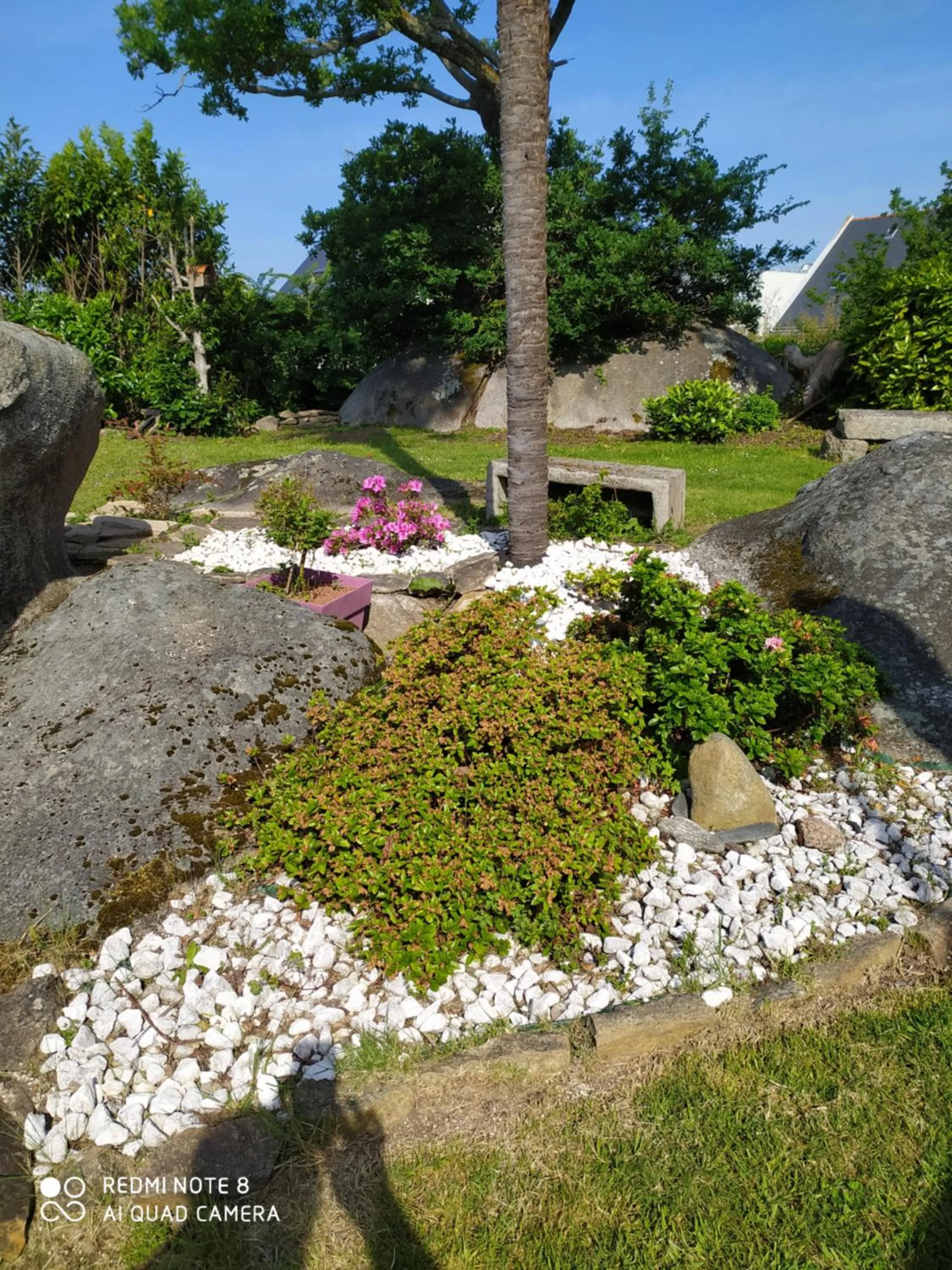 Garden in Location Keransignour