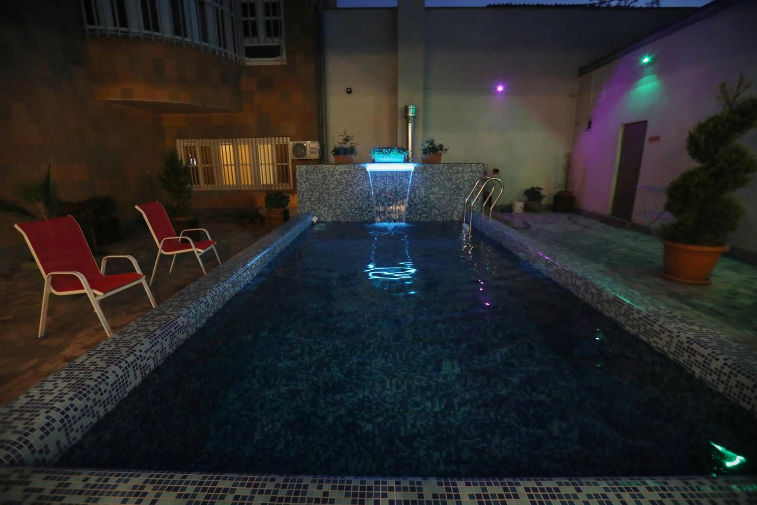 Swimming pool in Alba Hotel Yerevan