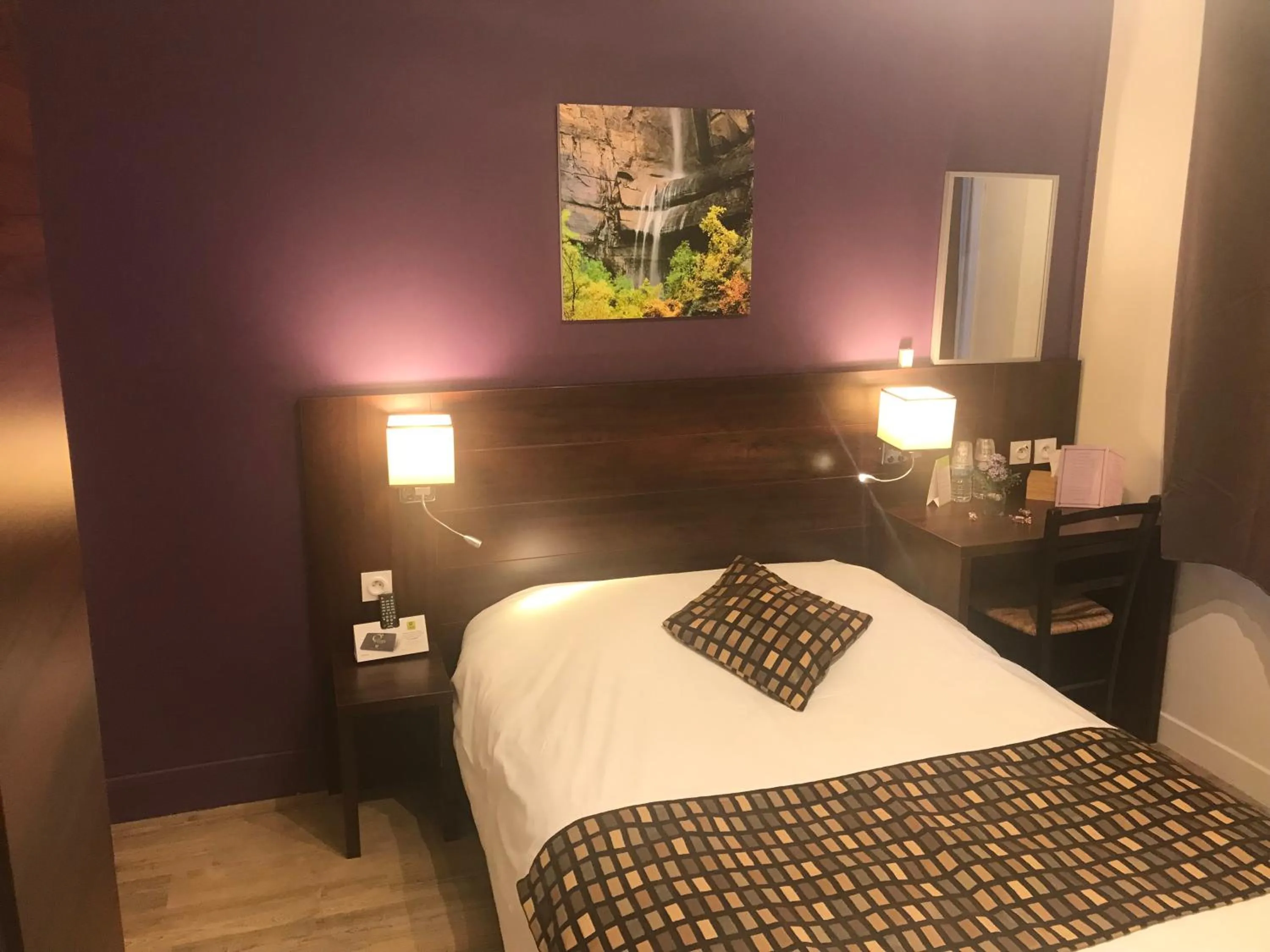 Bed in HÔTEL LES IRIS