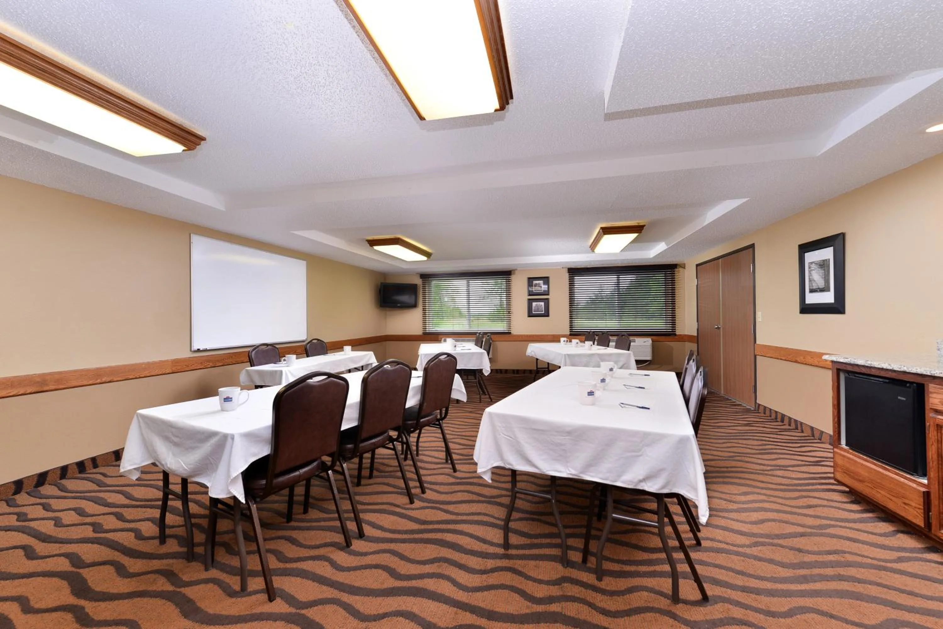 Banquet/Function facilities in AmericInn by Wyndham St Cloud MN I-94