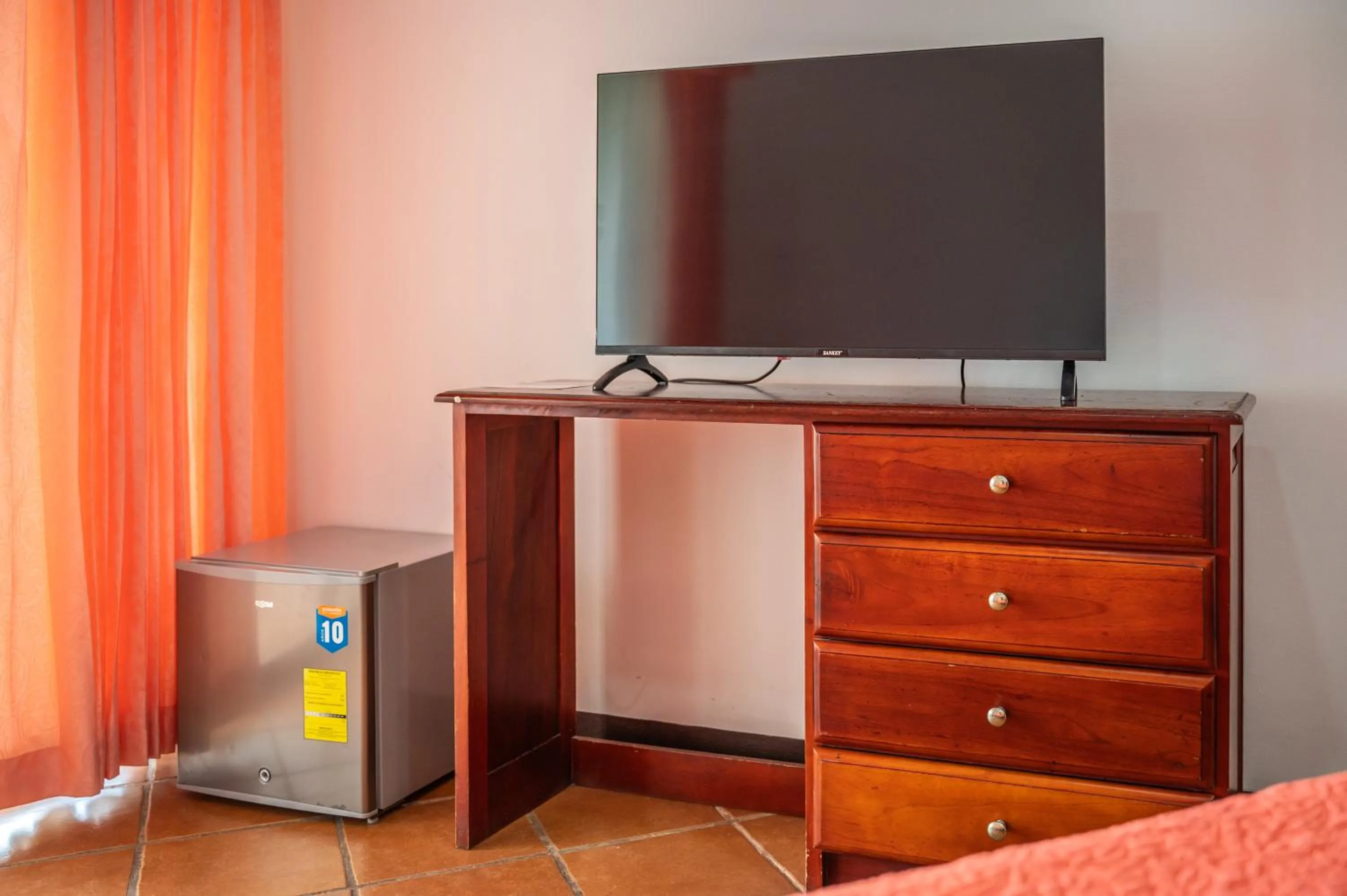 TV and multimedia in Hotel Terraza del Pacifico