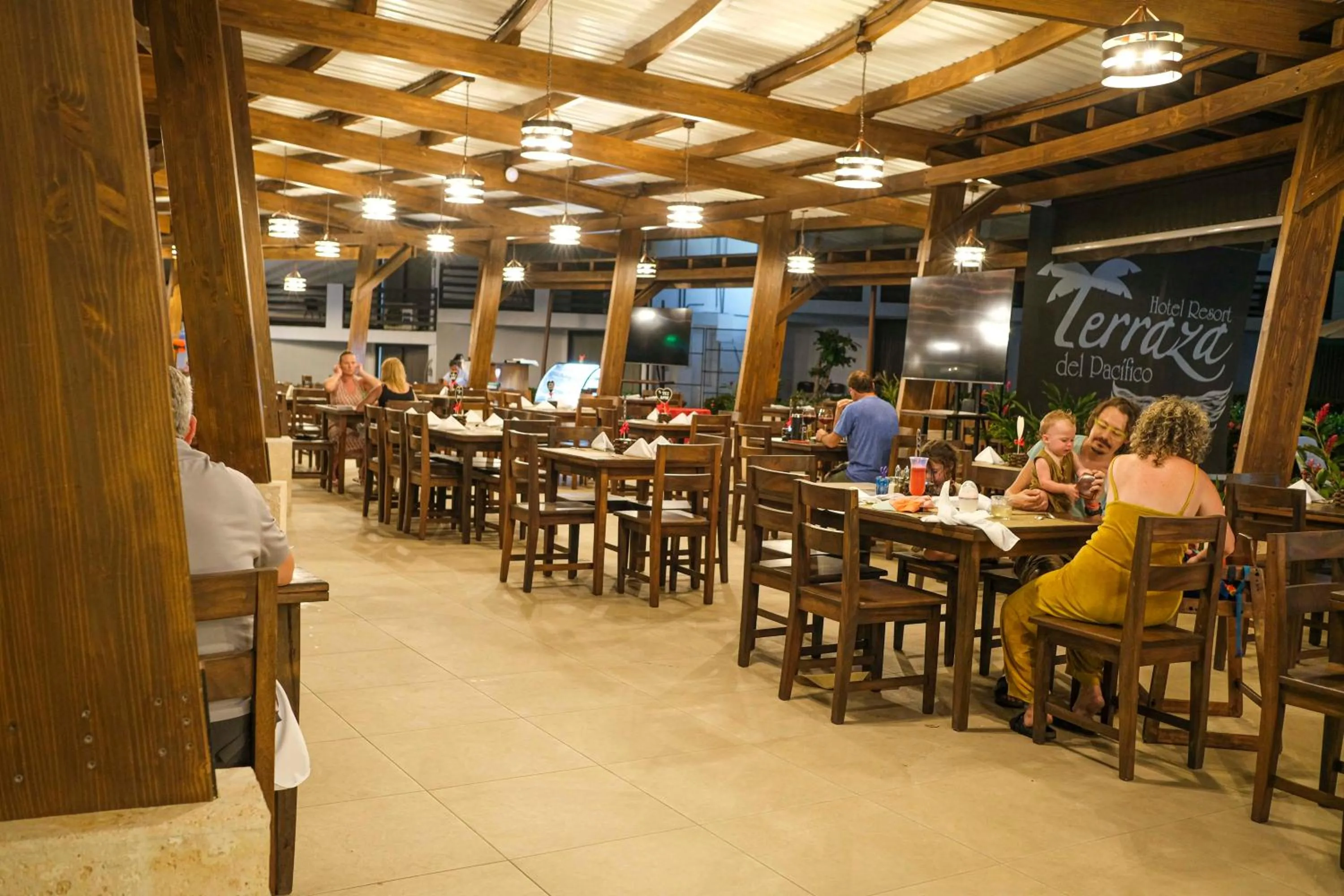 Restaurant/places to eat in Hotel Terraza del Pacifico